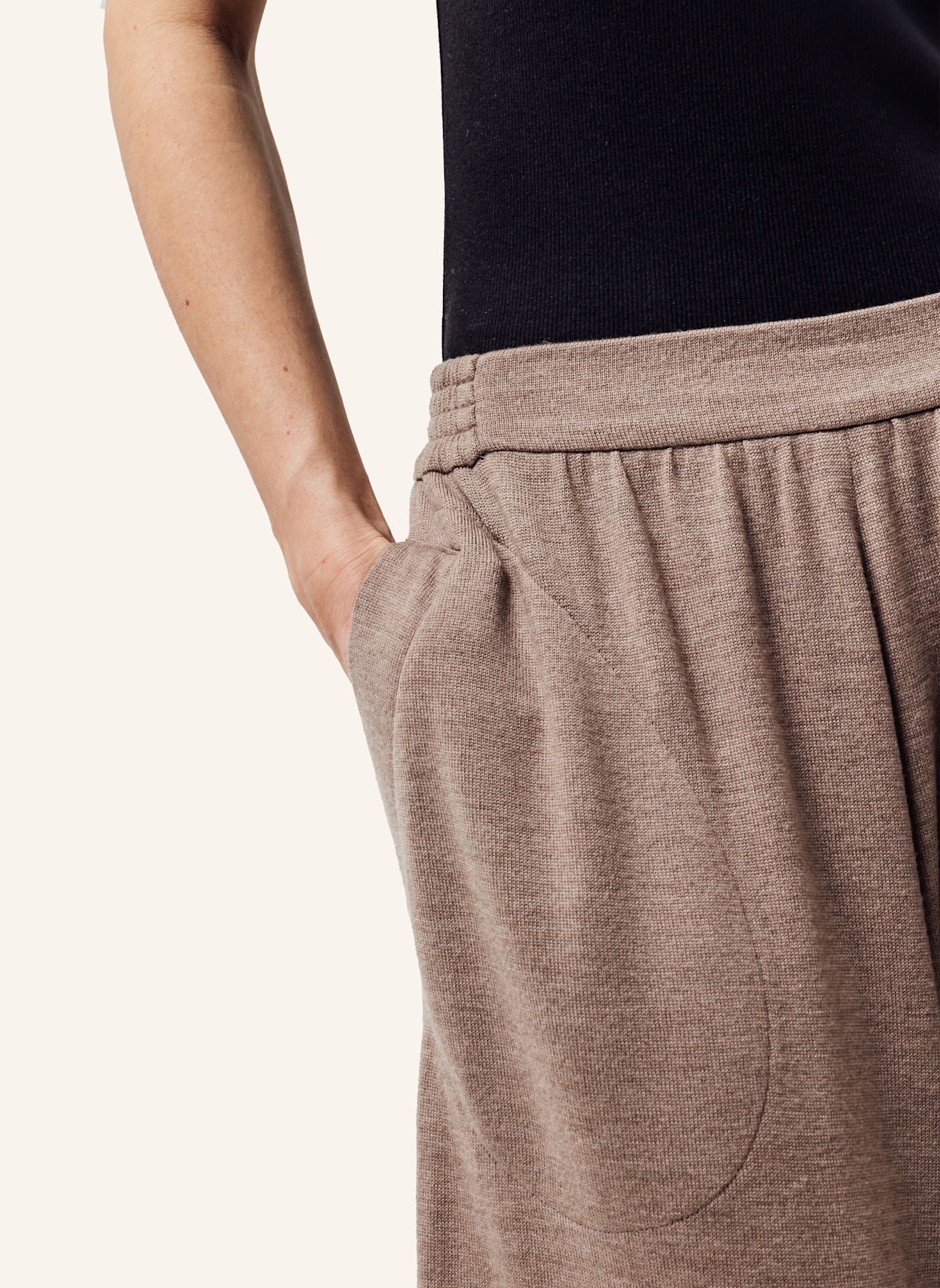 Helene Galwas Weite Strickhose: BRAUN