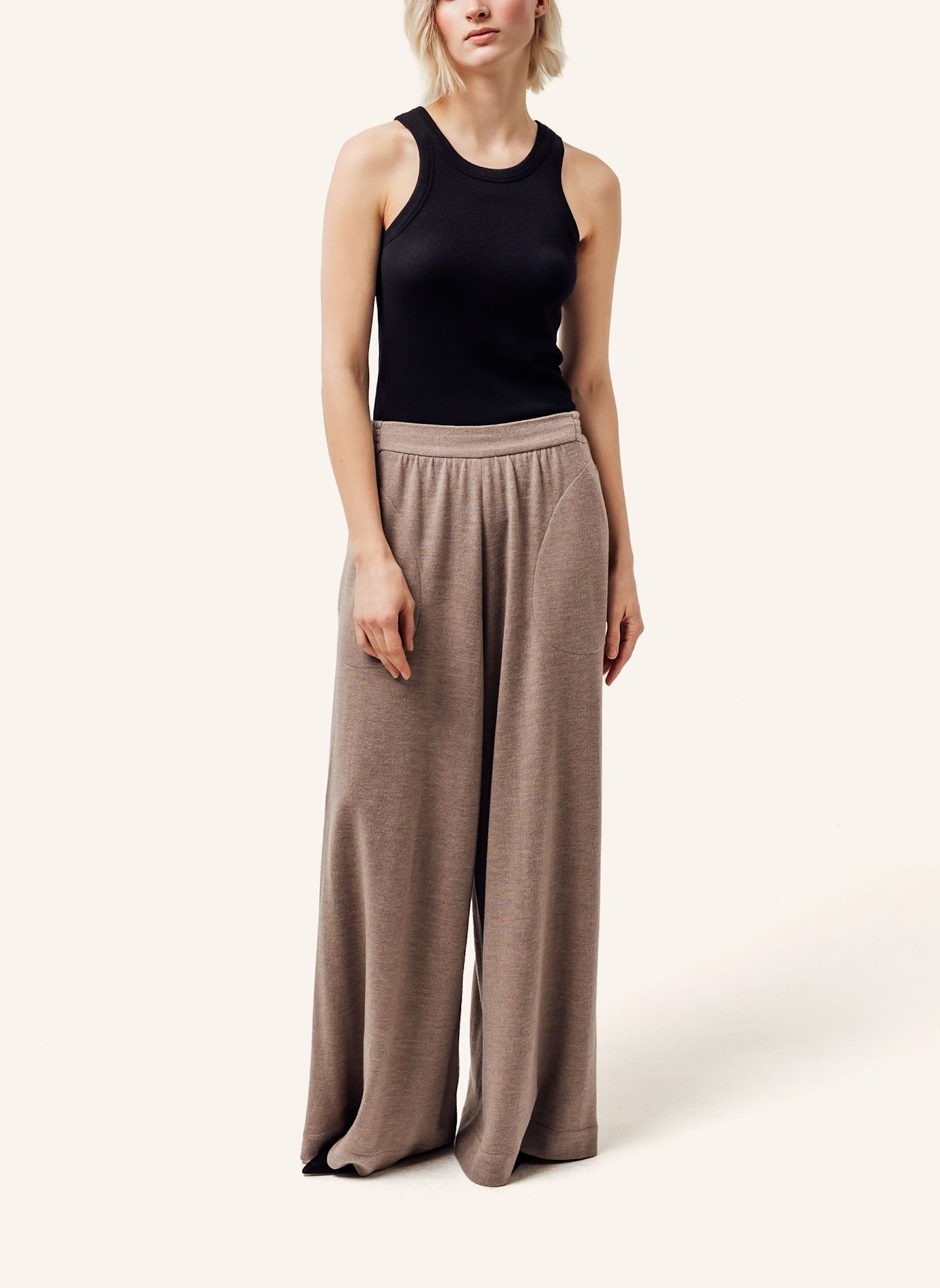 Helene Galwas Weite Strickhose: BRAUN