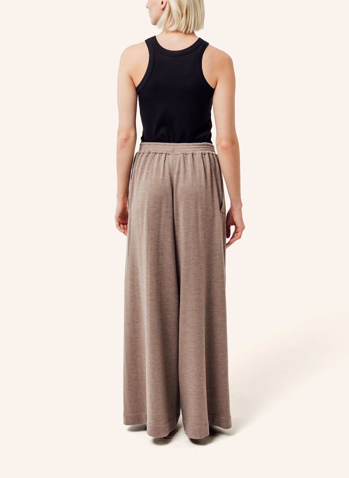 Helene Galwas Weite Strickhose: BRAUN