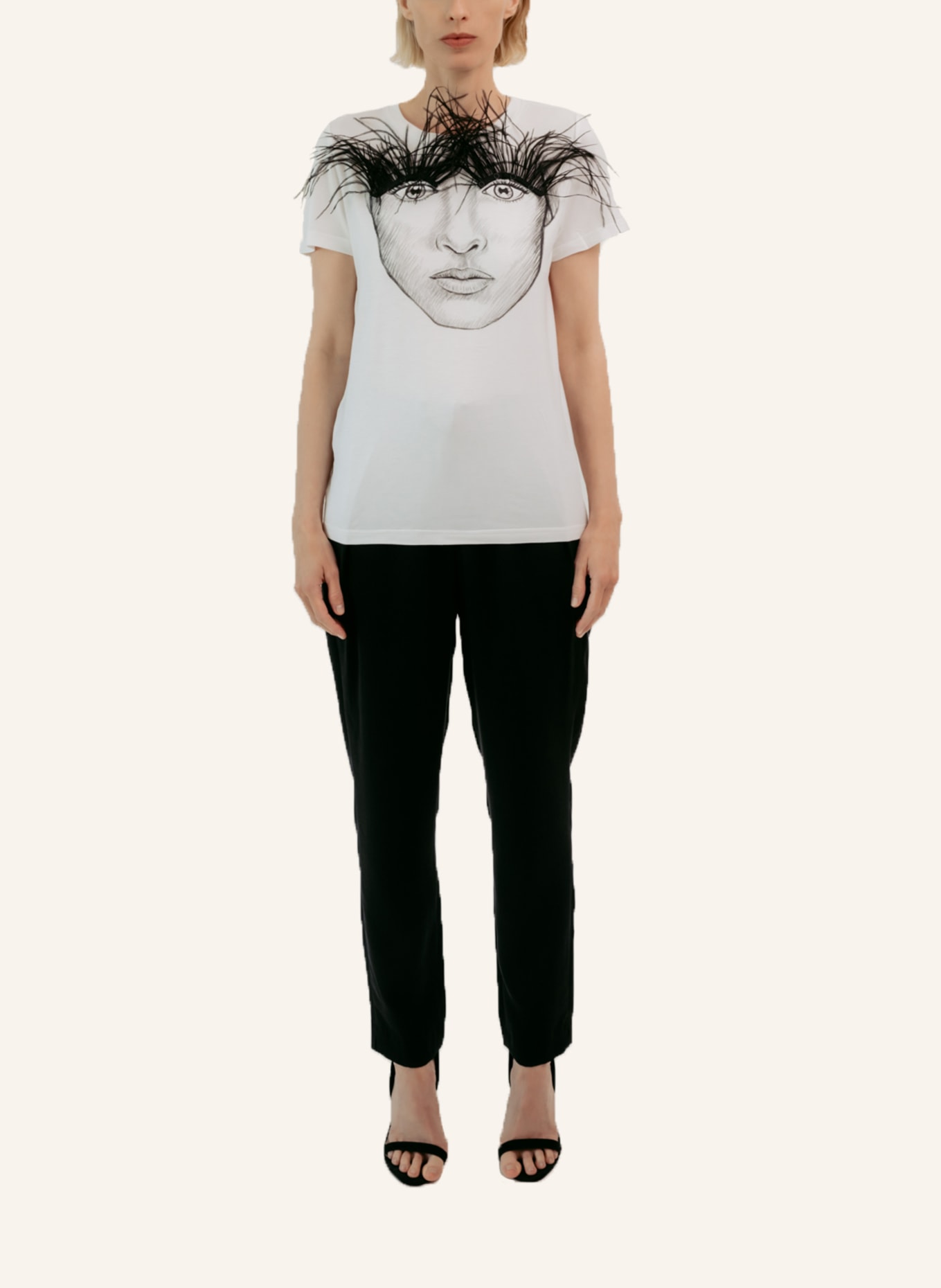 Helene Galwas Signature T-Shirt mit abnehmbaren Federn ANTONIA, Farbe: WEISS (Bild 4)