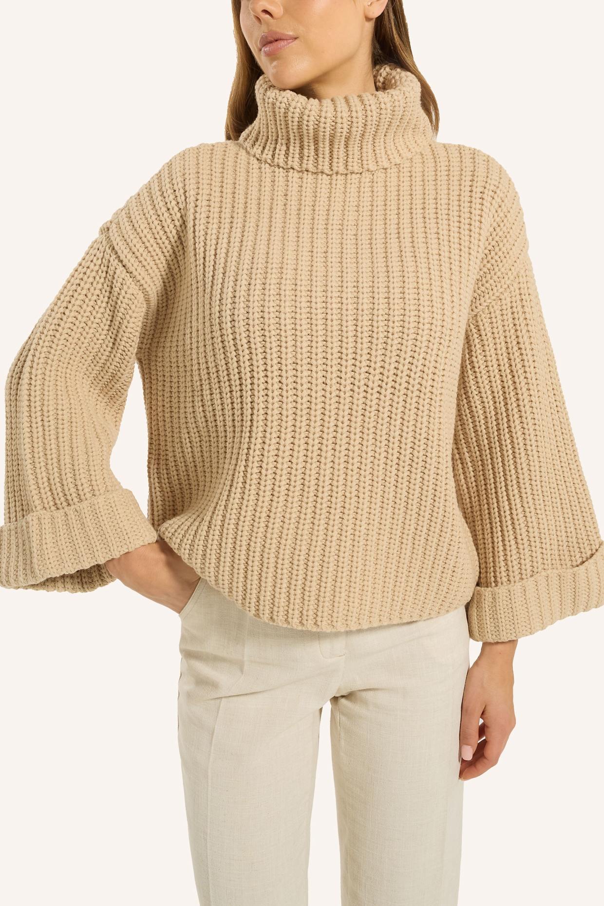 ADLYSH CHUNKY ROLLKRAGEN PULLOVER: BEIGE