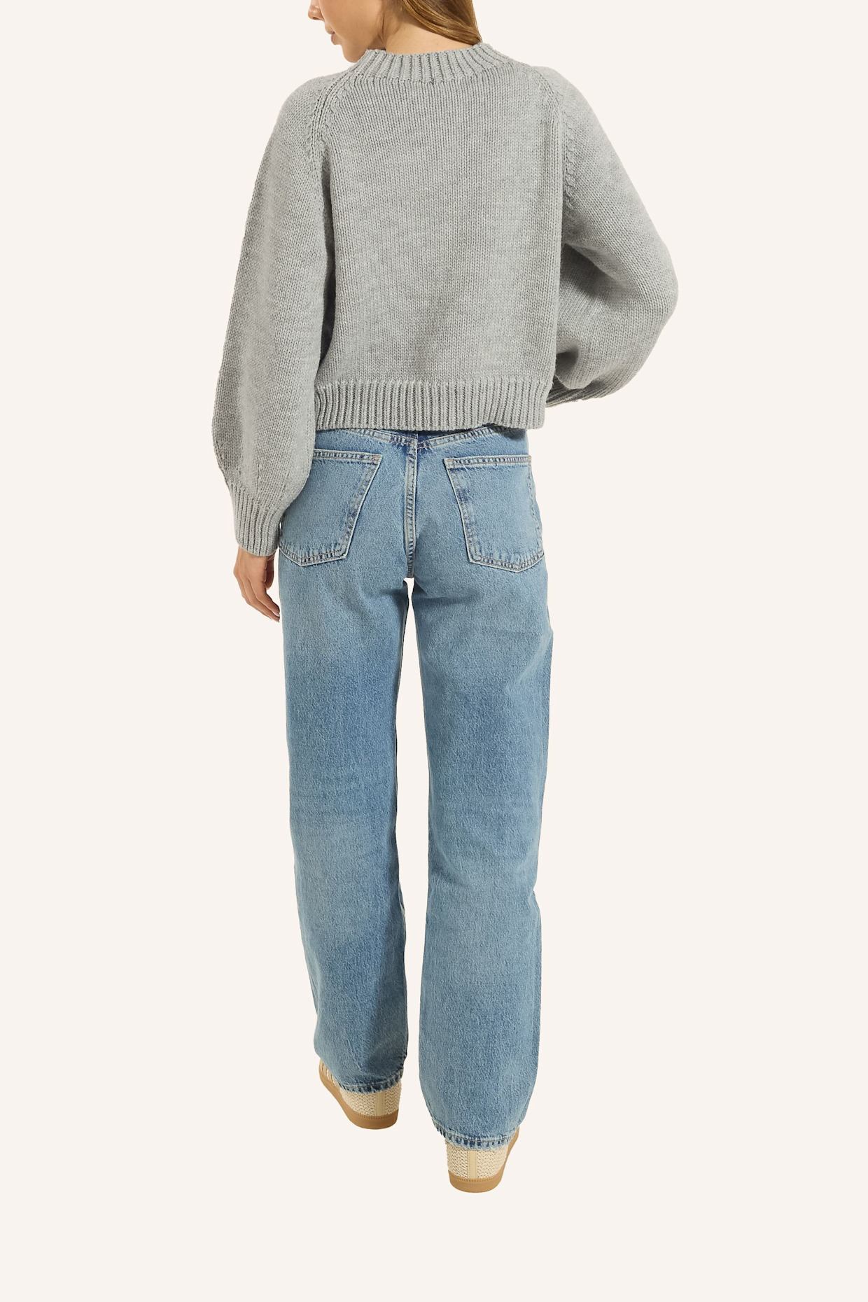 ADLYSH PULLOVER RUNDHALS MIT APRÉS DETAIL: GRAU