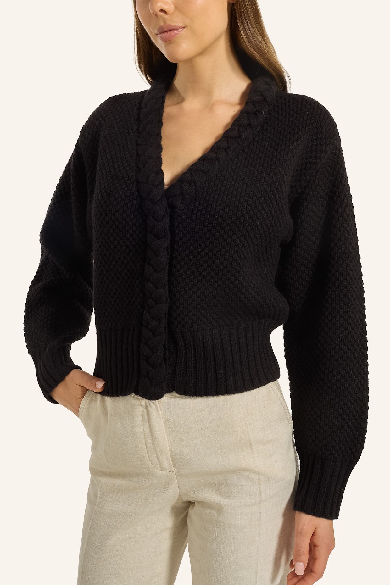 ADLYSH WOLLCARDIGAN MIT ZOPFSTRICK DETAIL: SCHWARZ