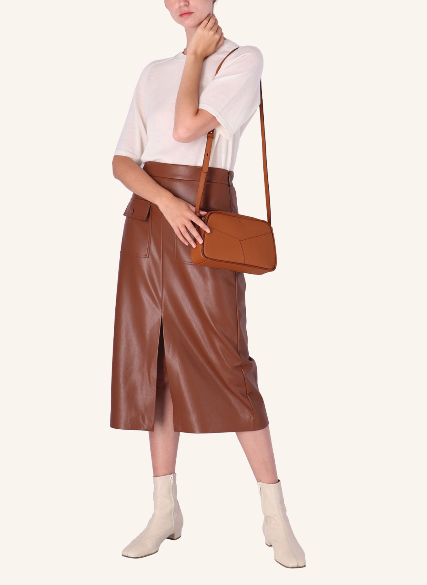 KAAI Umhängetasche MINI BOWLER: COGNAC