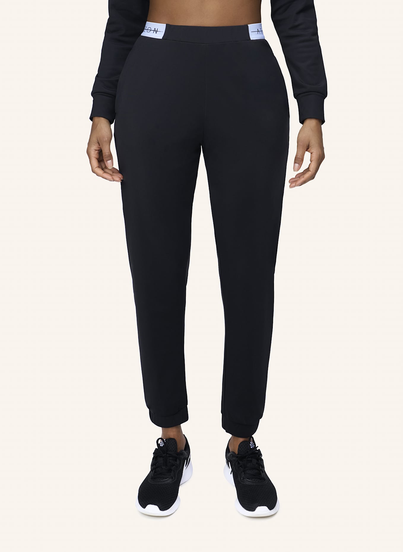 HORIZON ATHLETIC Trainingshose SILVRETTA: SCHWARZ