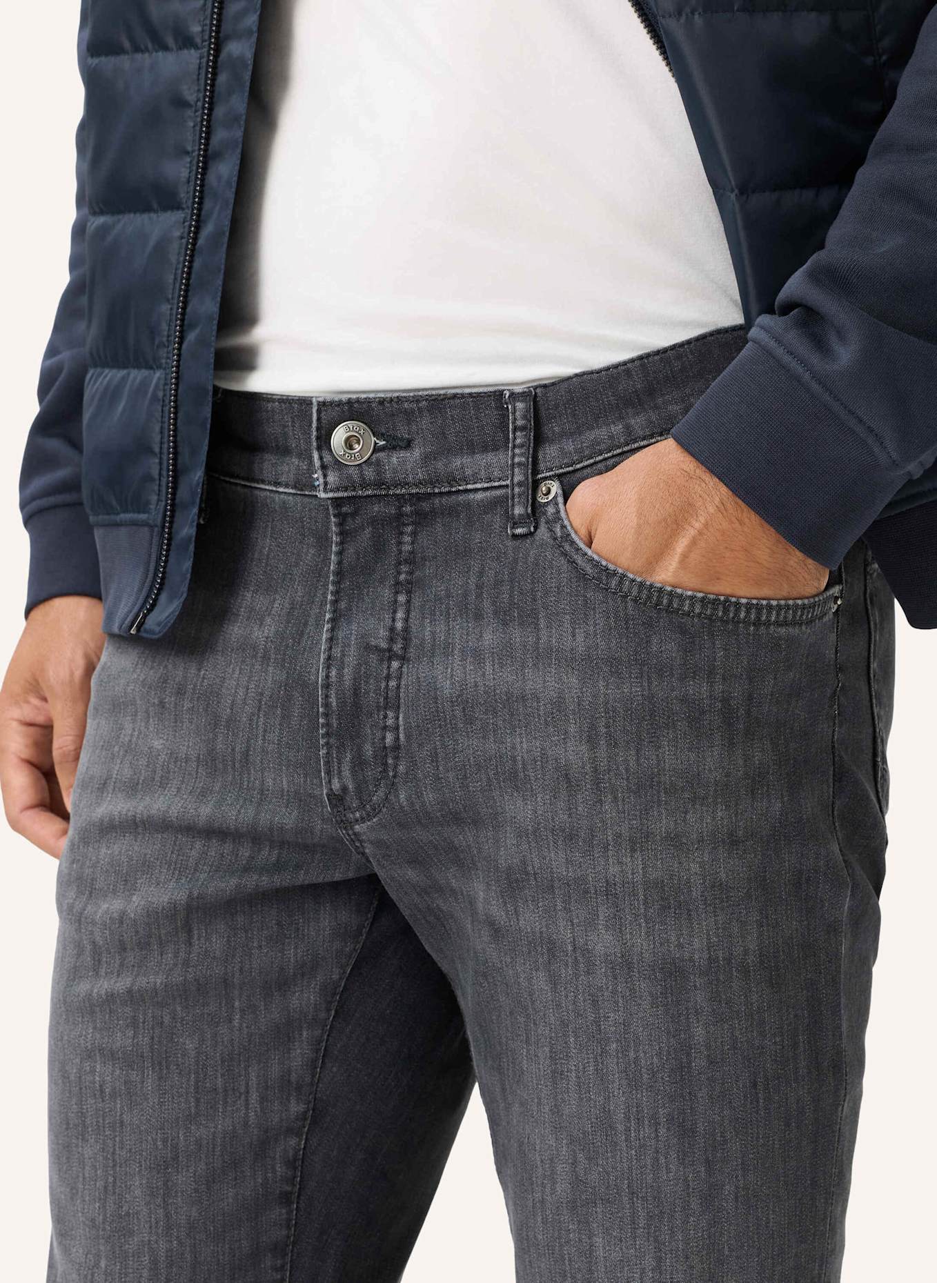 BRAX Five-Pocket-Jeans STYLE CHUCK: DUNKELGRAU