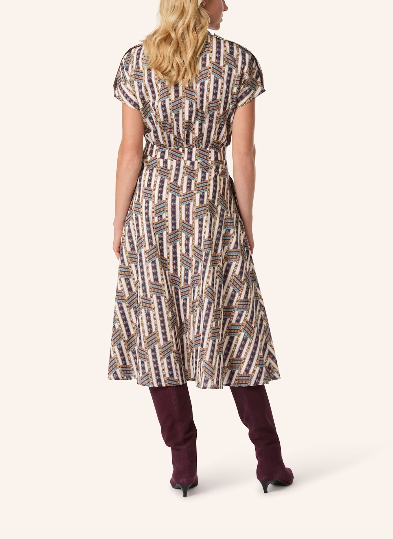 Malej Kleid: DUNKELROT/ DUNKELBLAU/ CAMEL/ ECRU