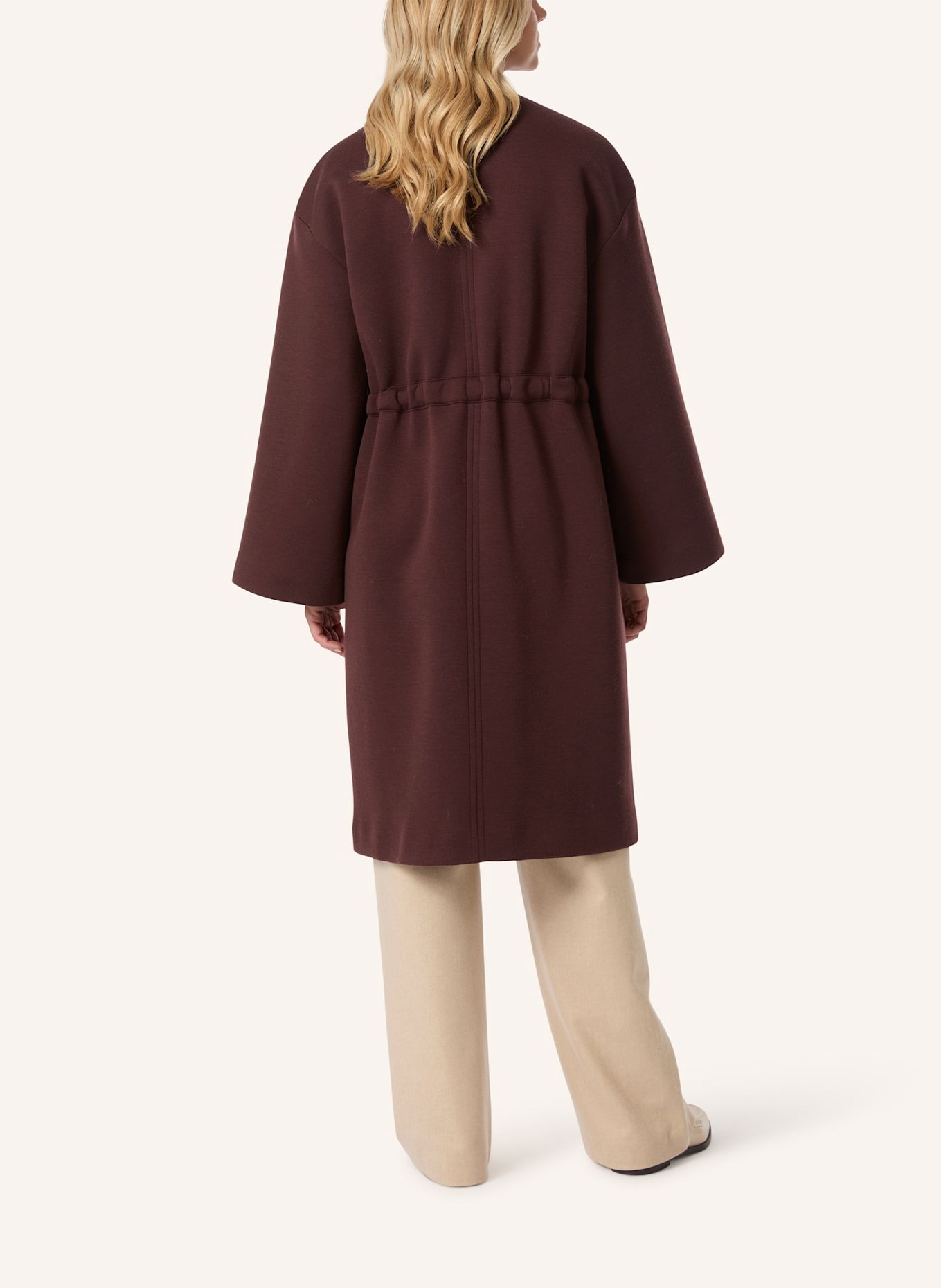 Malej Mantel: DUNKELROT