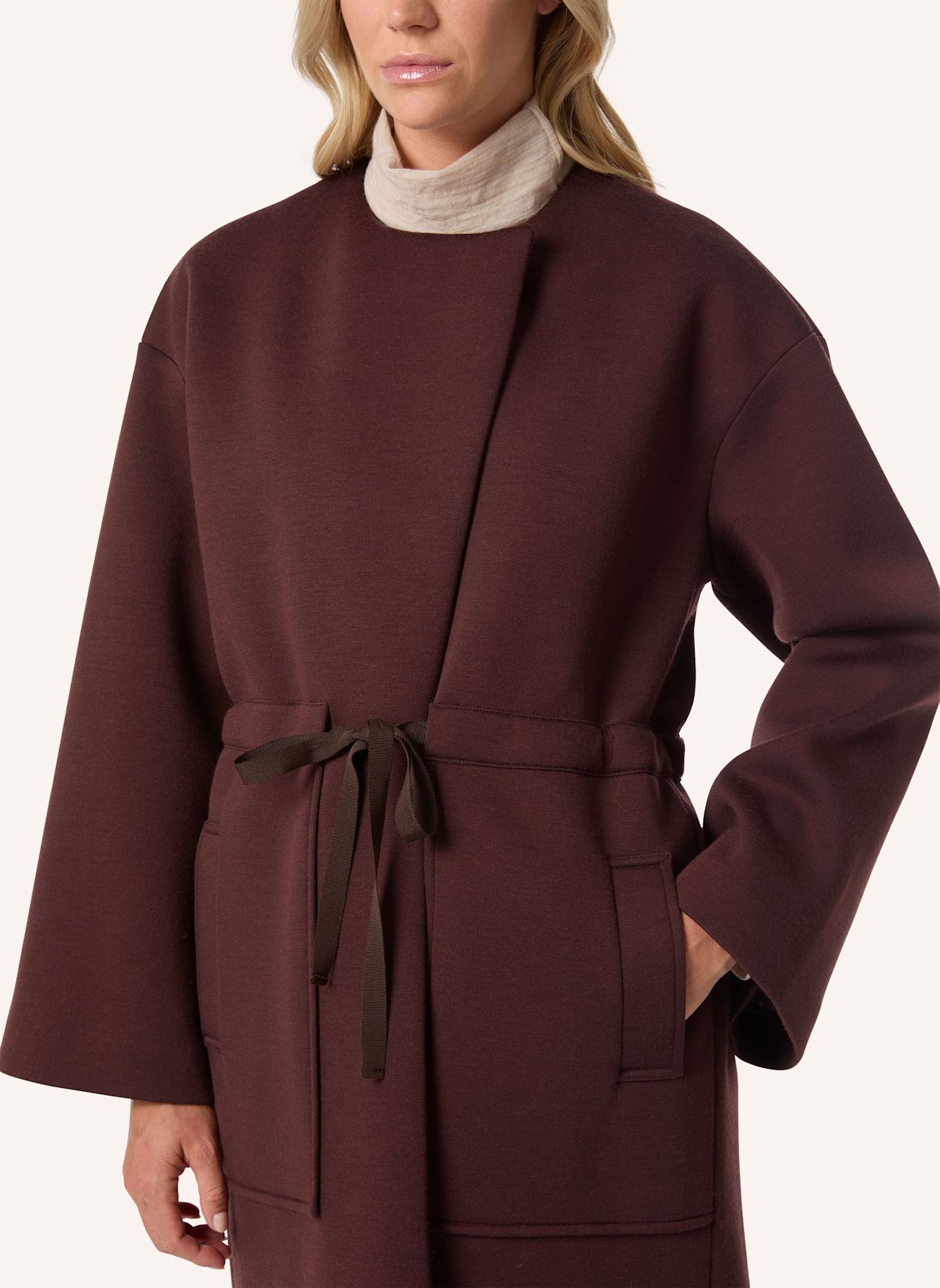 Malej Mantel: DUNKELROT