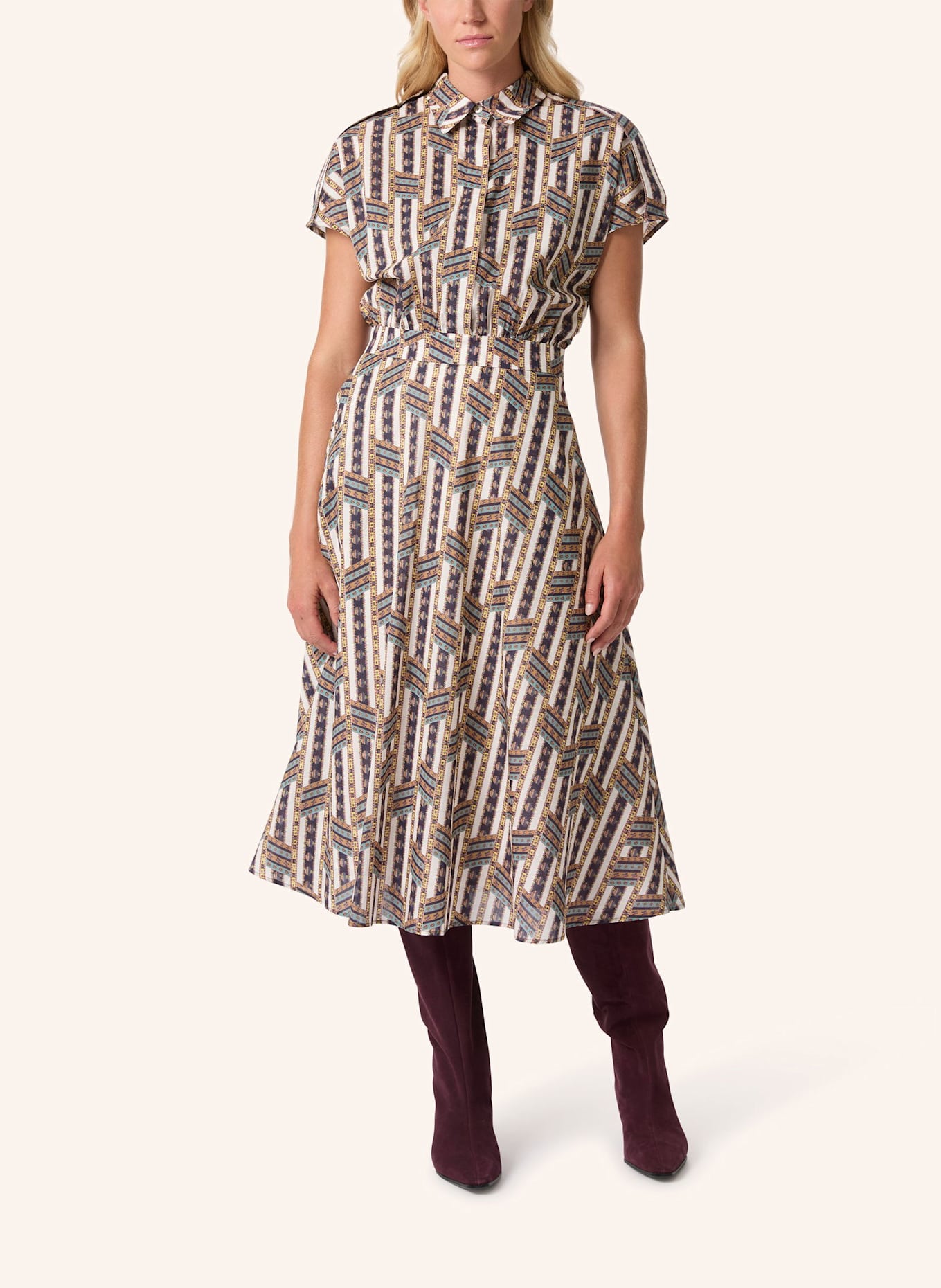 Malej Kleid: DUNKELROT/ DUNKELBLAU/ CAMEL/ ECRU