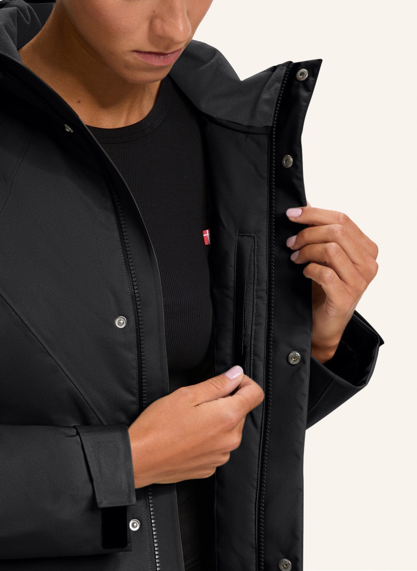 NORDISK Daunenmantel VIGDIS: SCHWARZ