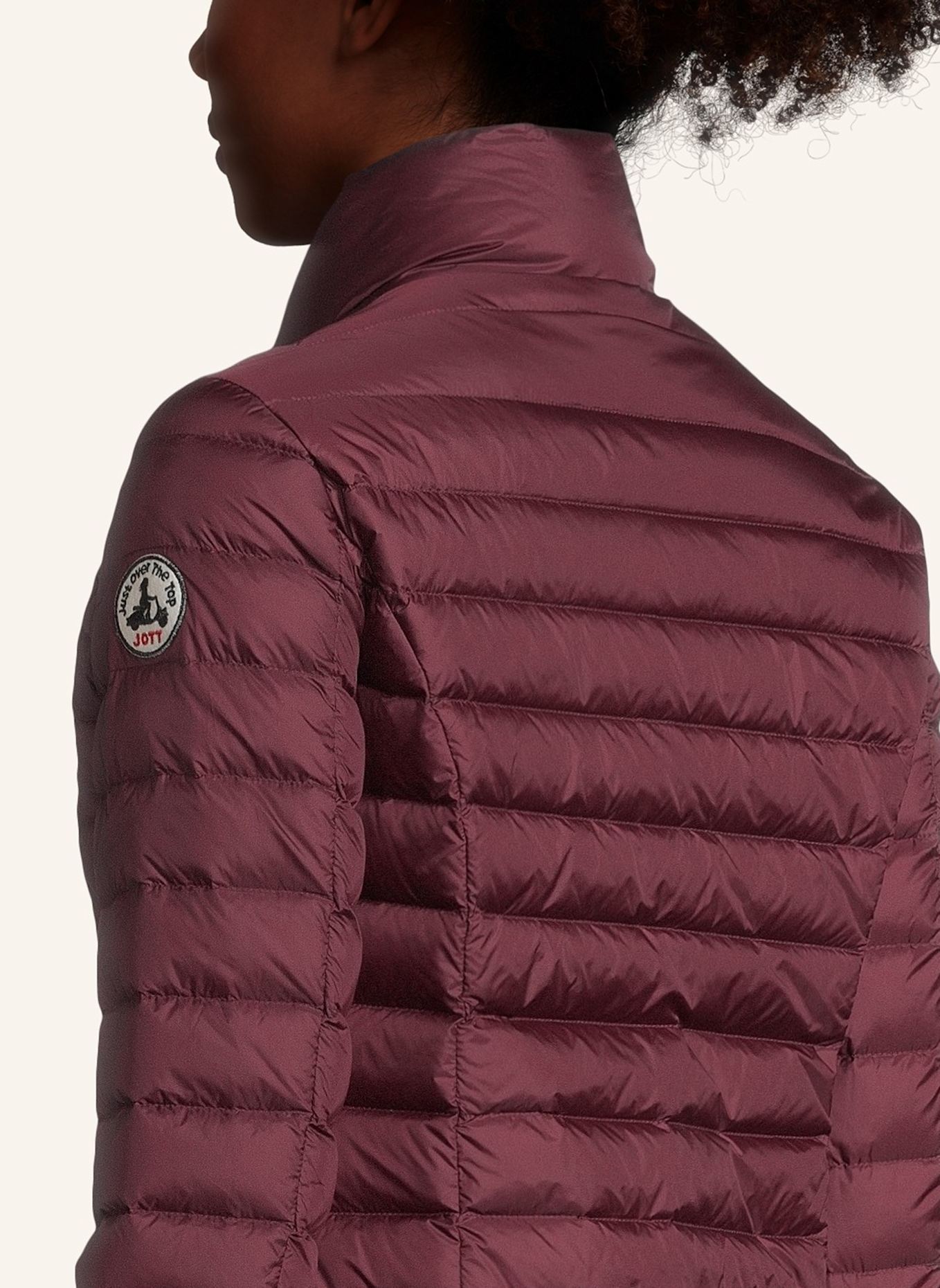 JOTT Lightweight-Daunenjacke CHA: DUNKELLILA