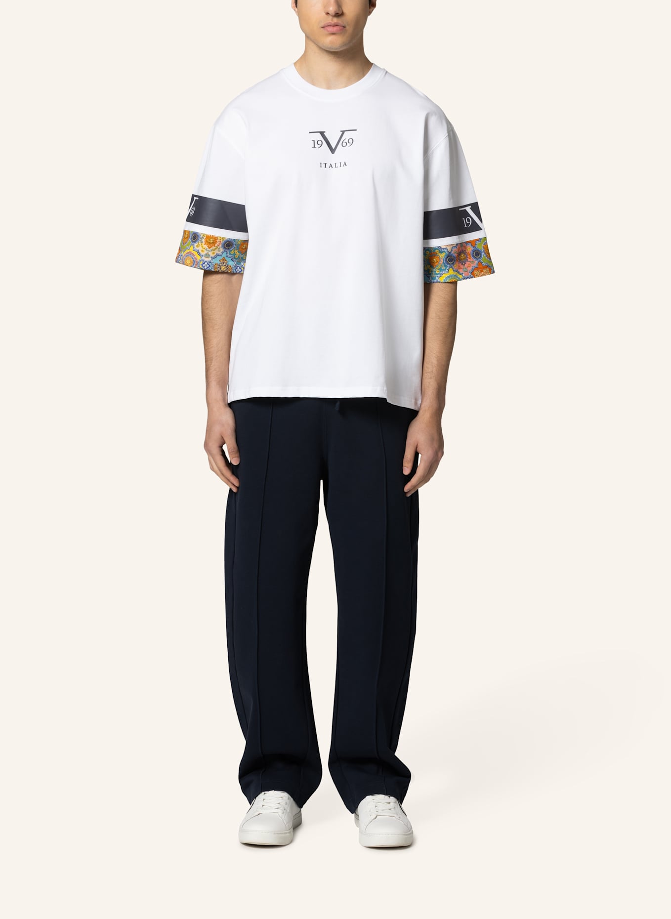 19V69 ITALIA Oversized T-Shirt TAMARO BAROQUE 2: WEISS