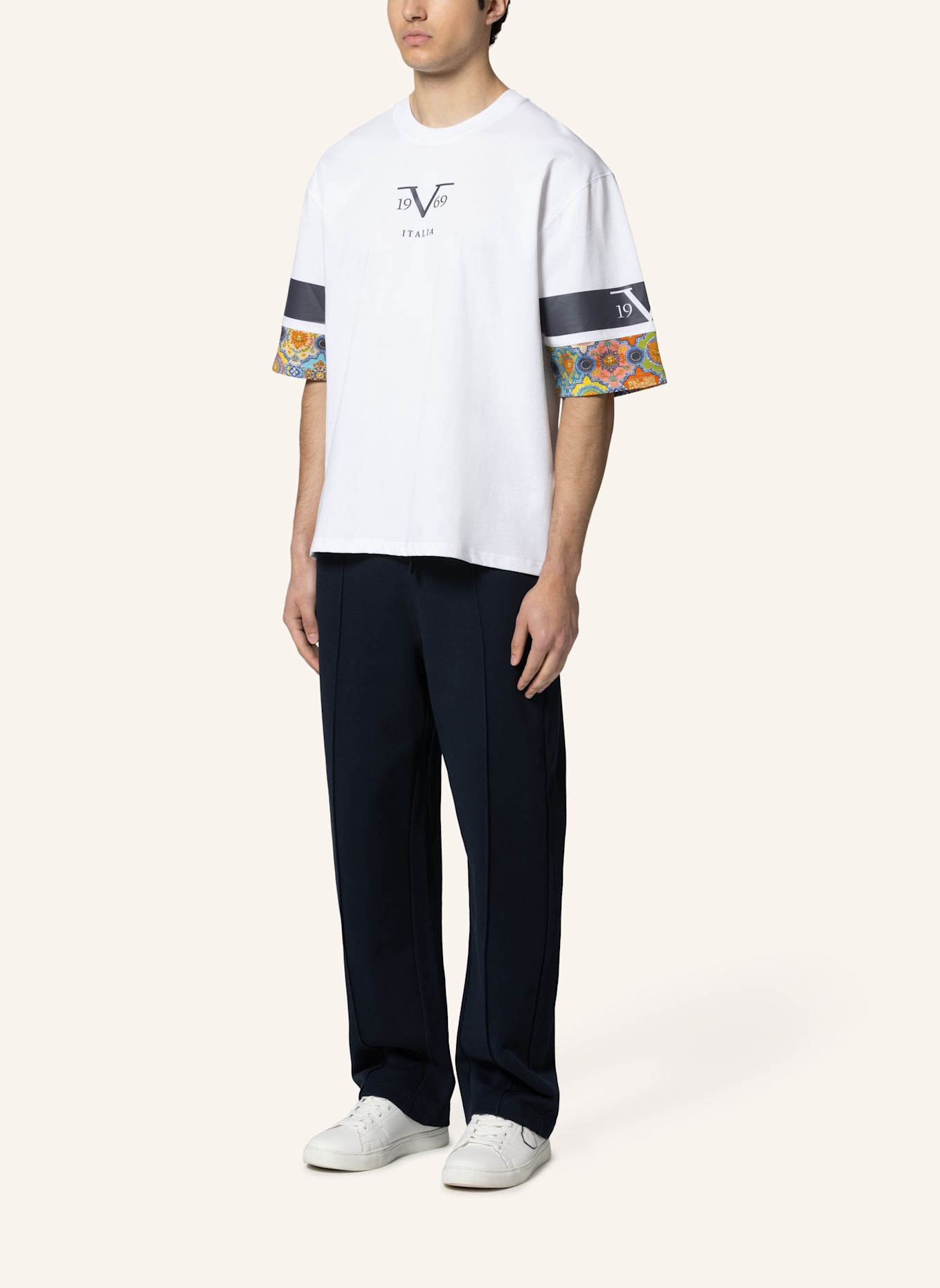 19V69 ITALIA Oversized T-Shirt TAMARO BAROQUE 2: WEISS