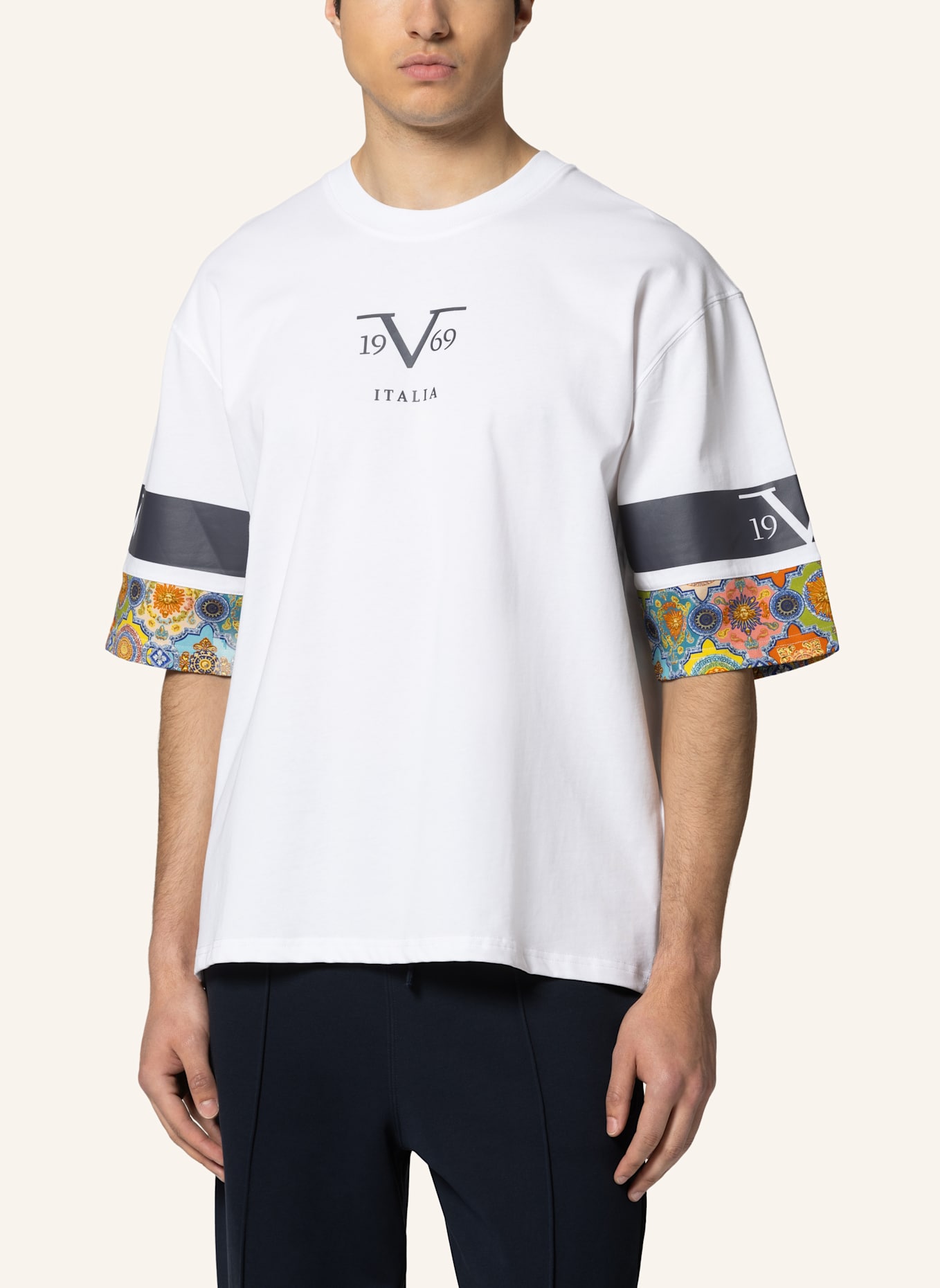19V69 ITALIA Oversized T-Shirt TAMARO BAROQUE 2: WEISS