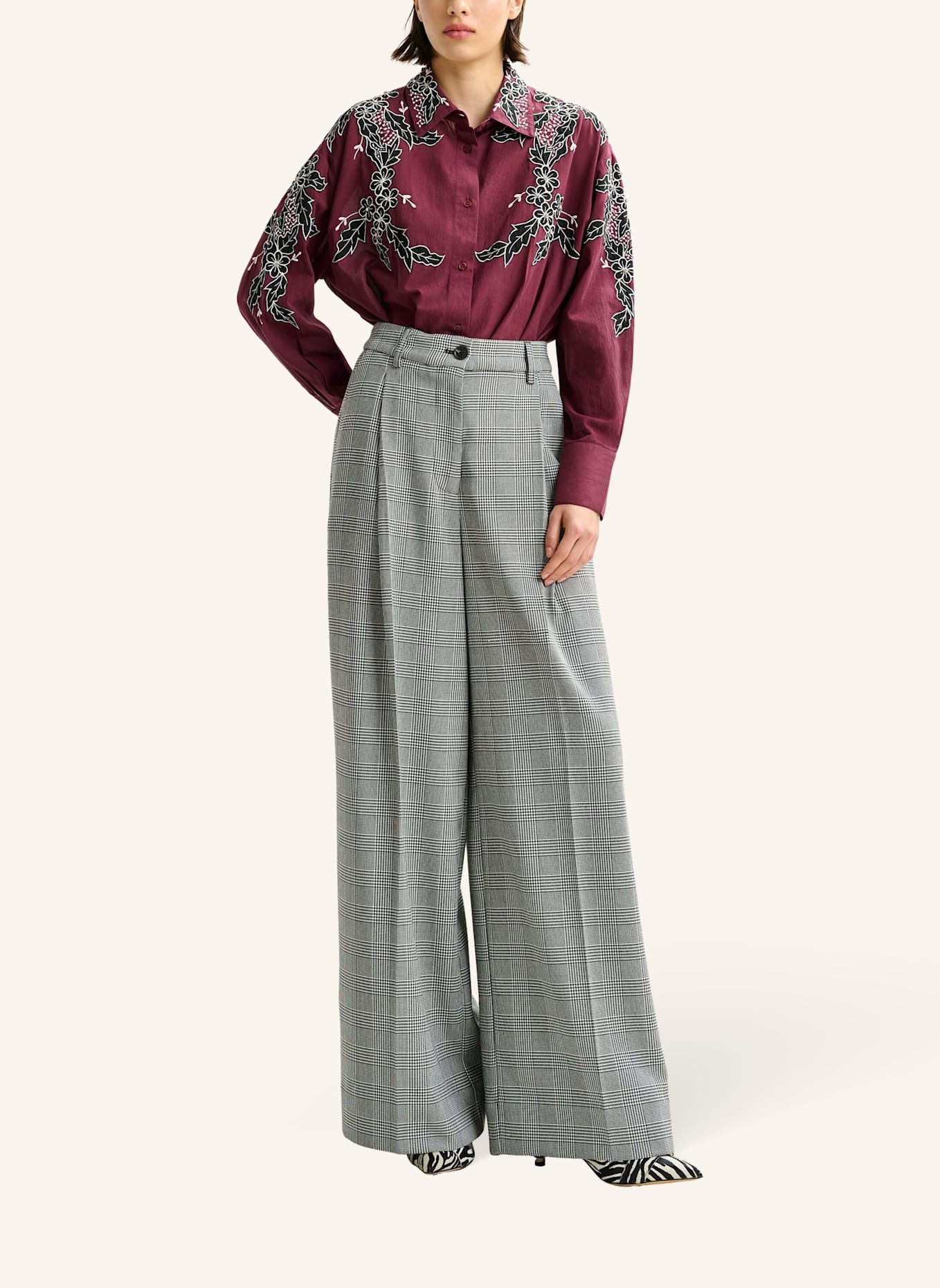 ESSENTIEL ANTWERP Hose INVEST: GRAU/ SCHWARZ