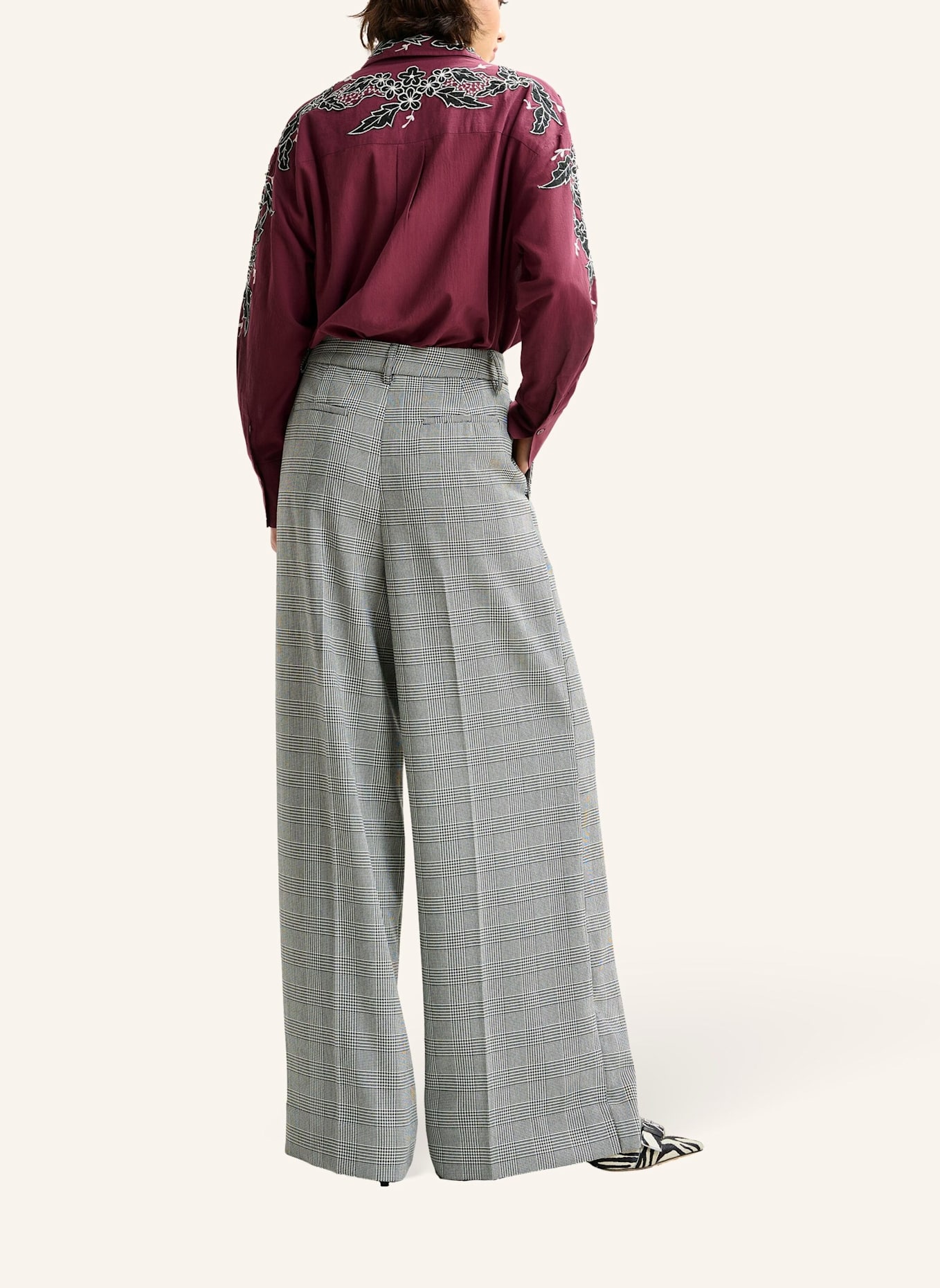 ESSENTIEL ANTWERP Hose INVEST: GRAU/ SCHWARZ