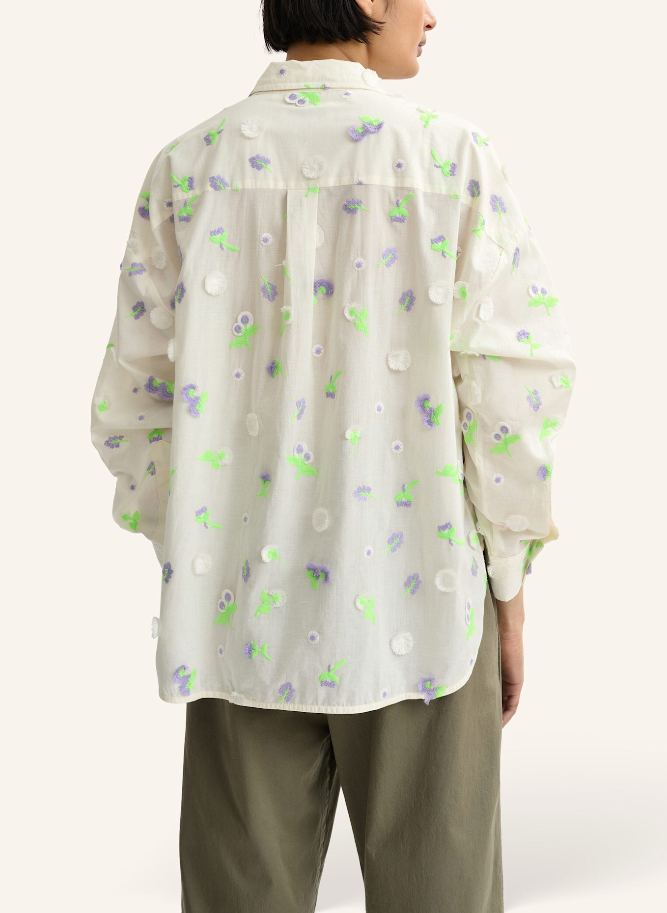 ESSENTIEL ANTWERP Hemdbluse JIMENA mit Pailletten und Stickereien: GRÜN/ BEIGE