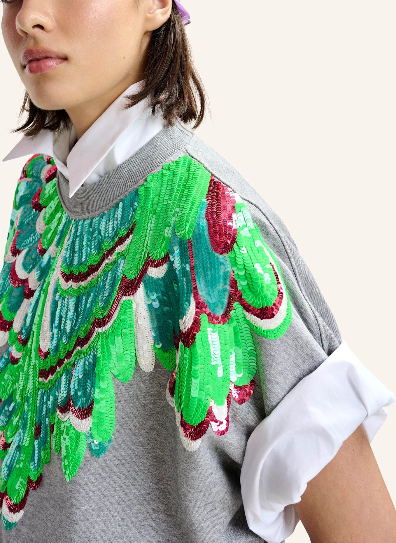 ESSENTIEL ANTWERP Sweatshirt JOLIES mit Pailletten: GRAU