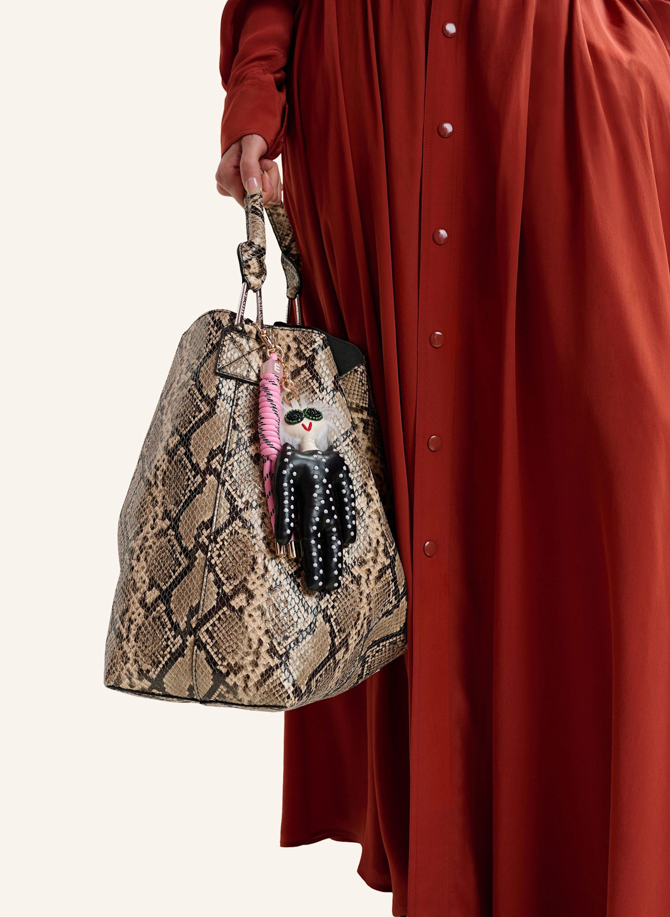 ESSENTIEL ANTWERP Taschenanhänger JAIMES: ROSA/ SCHWARZ/ WEISS