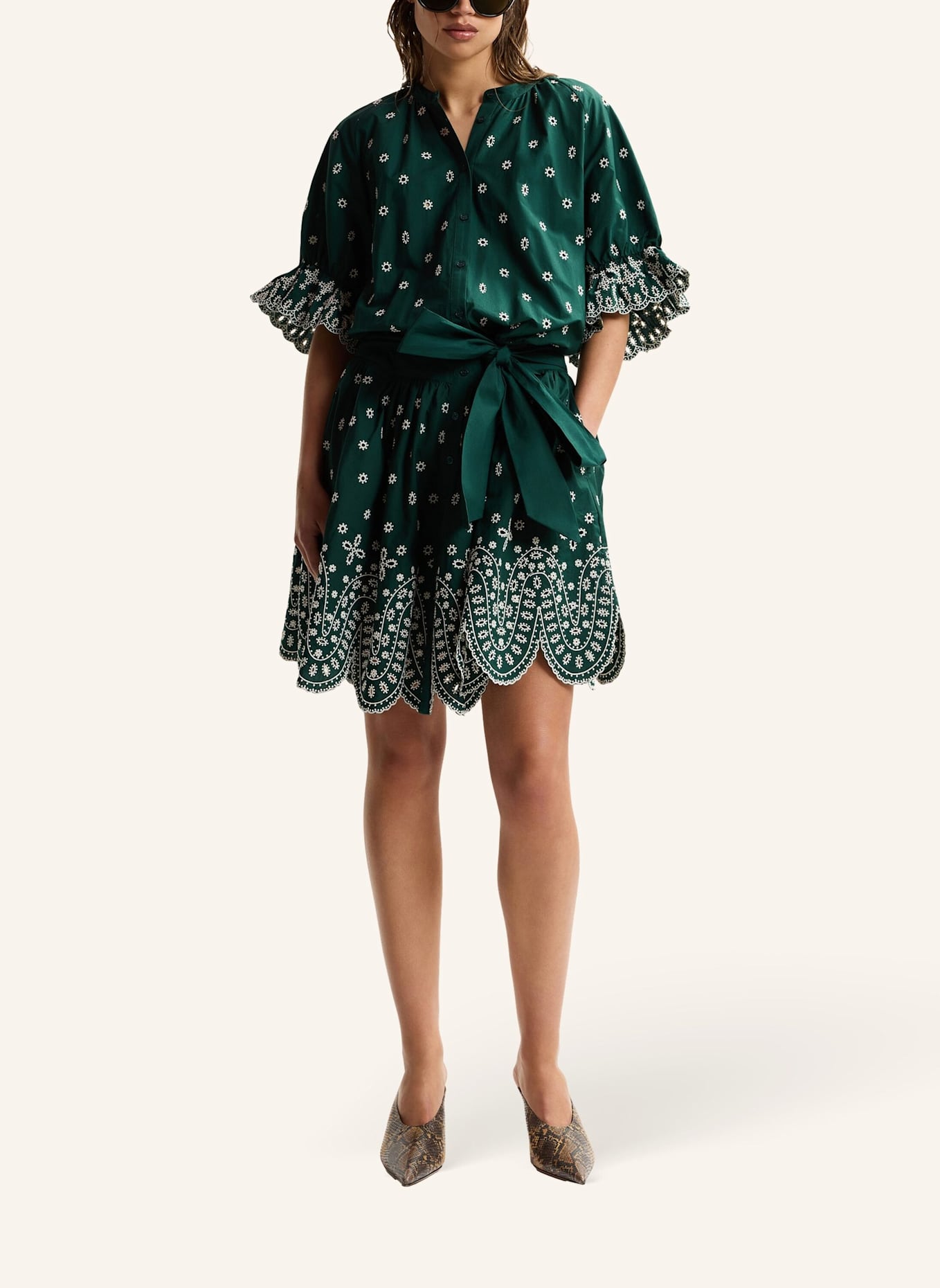 ESSENTIEL ANTWERP Kleid KAYLANI: WEISS/ DUNKELGRÜN