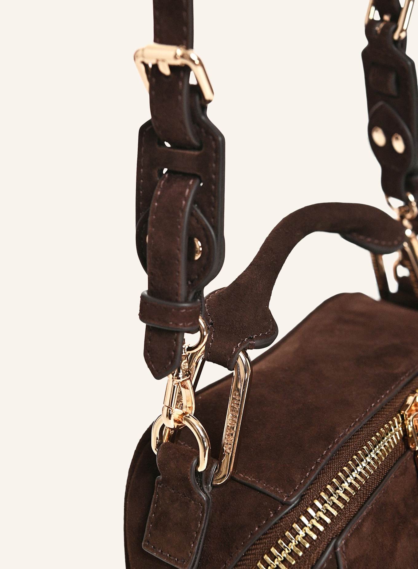 ESSENTIEL ANTWERP Tasche KYLA: BRAUN/ GOLD