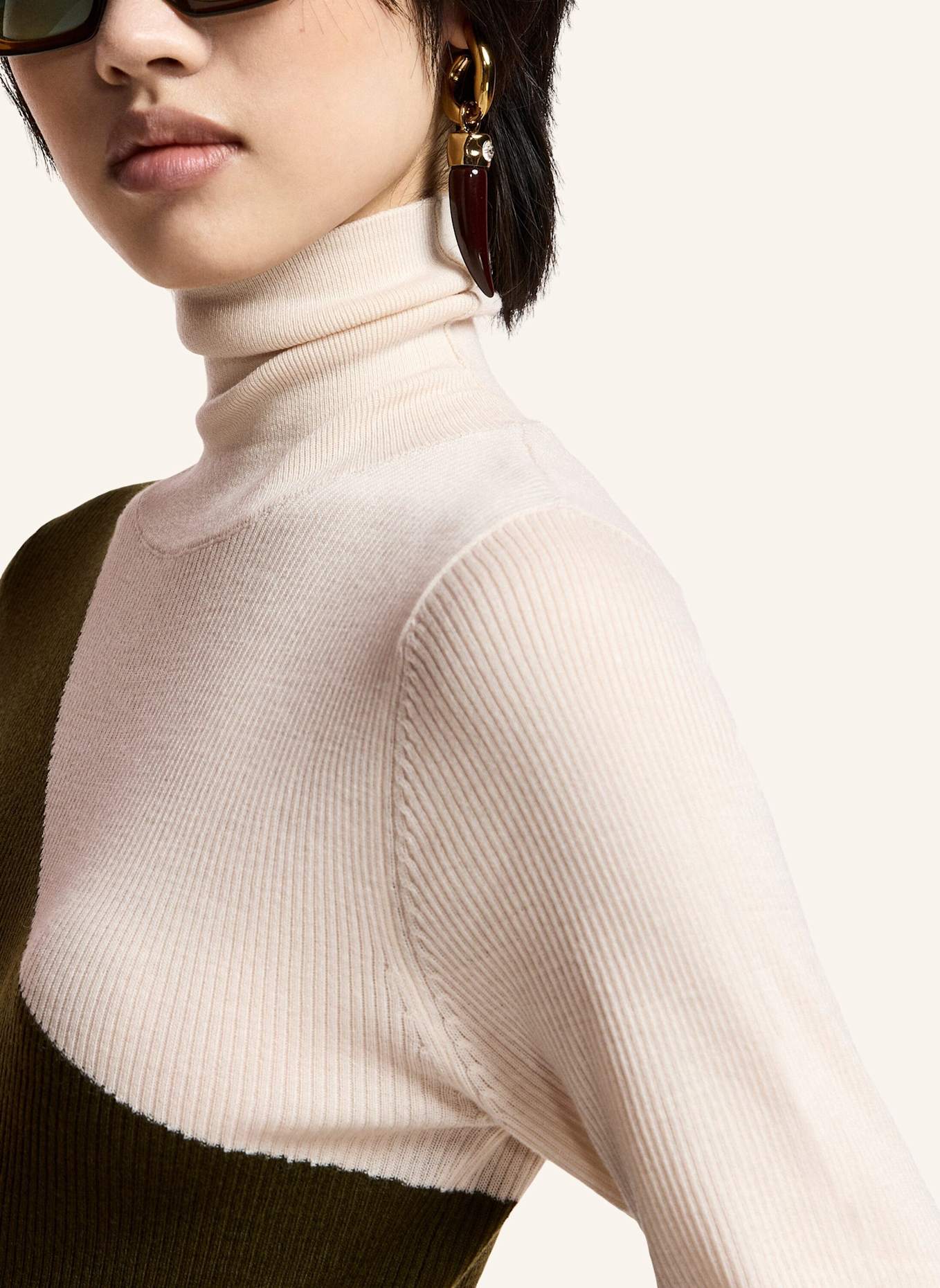 ESSENTIEL ANTWERP Pullover KONCERT: KHAKI / WEISS