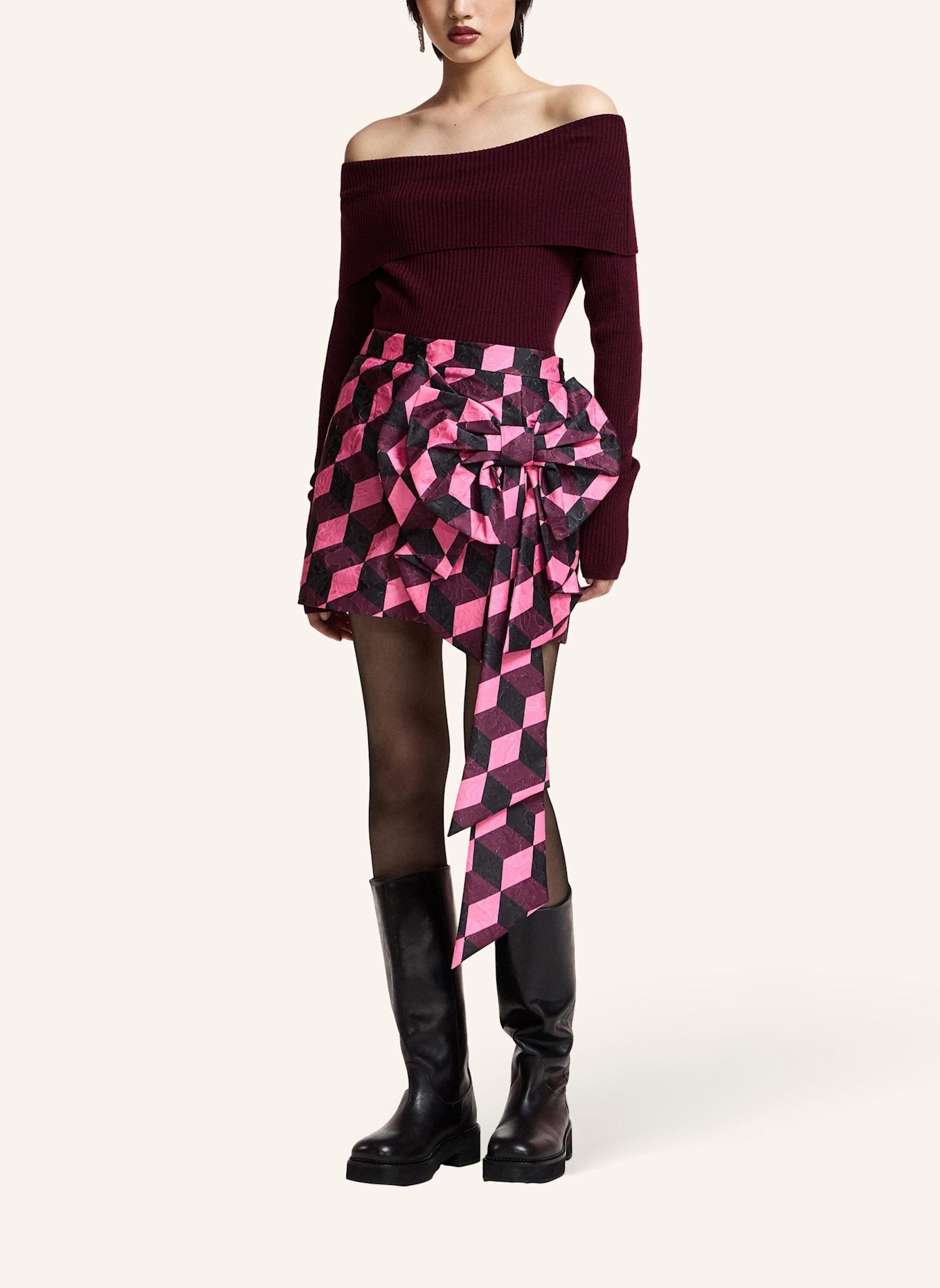 ESSENTIEL ANTWERP Off-Shoulder-Pullover KILLY: DUNKELROT