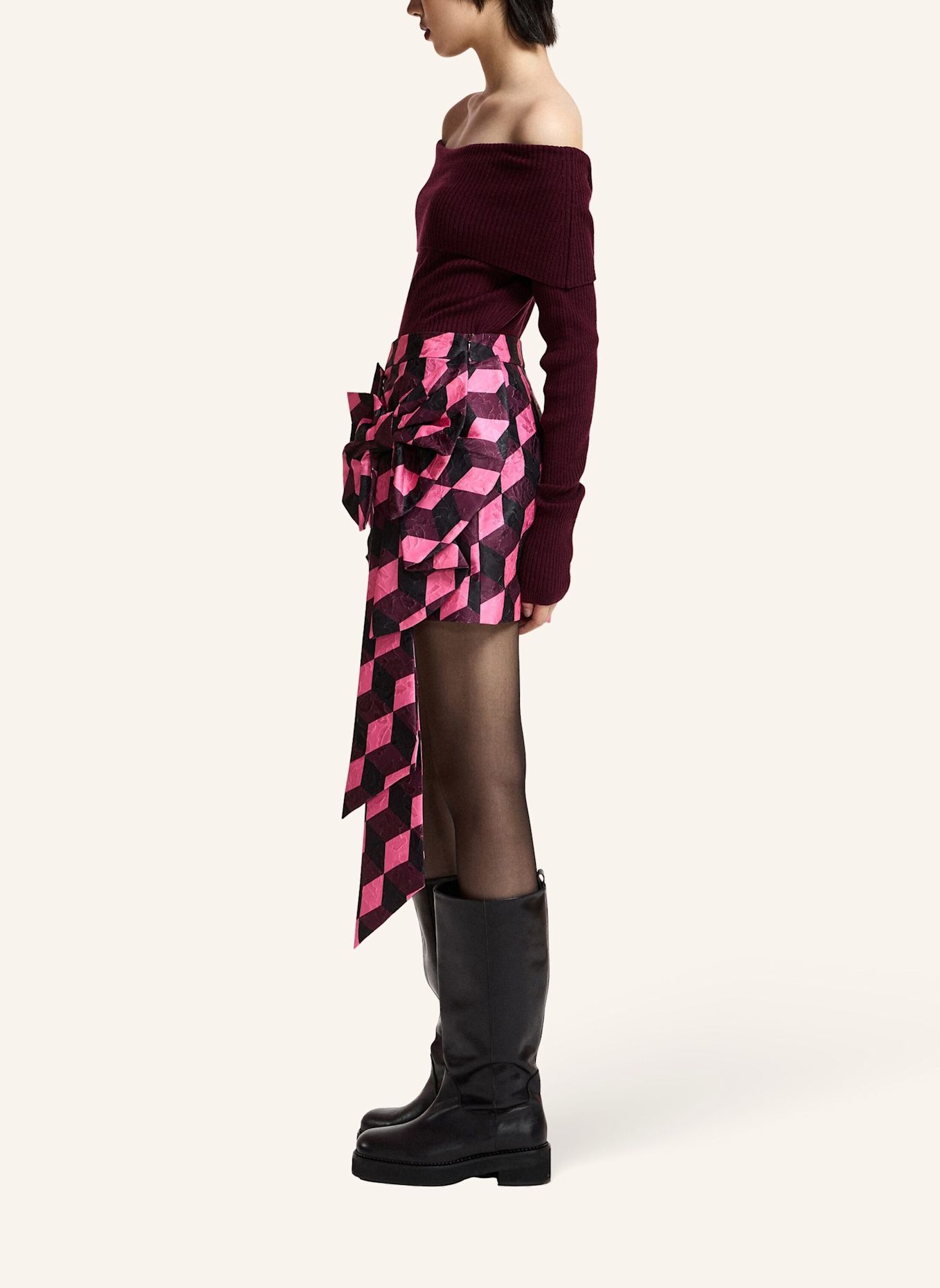 ESSENTIEL ANTWERP Off-Shoulder-Pullover KILLY: DUNKELROT