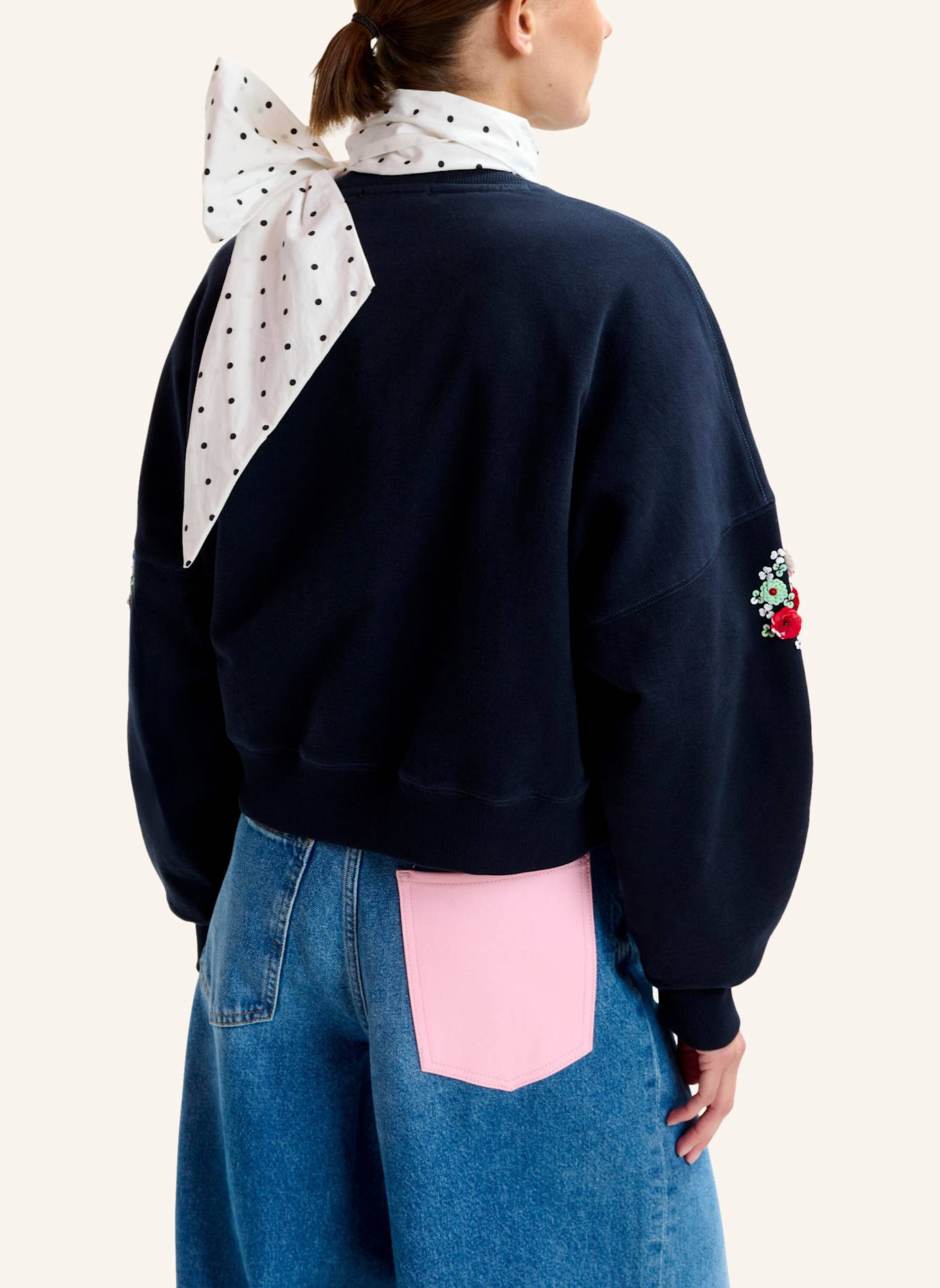 ESSENTIEL ANTWERP Sweatshirt ITRO mit Pailletten und Schmuckperlen: BLAU