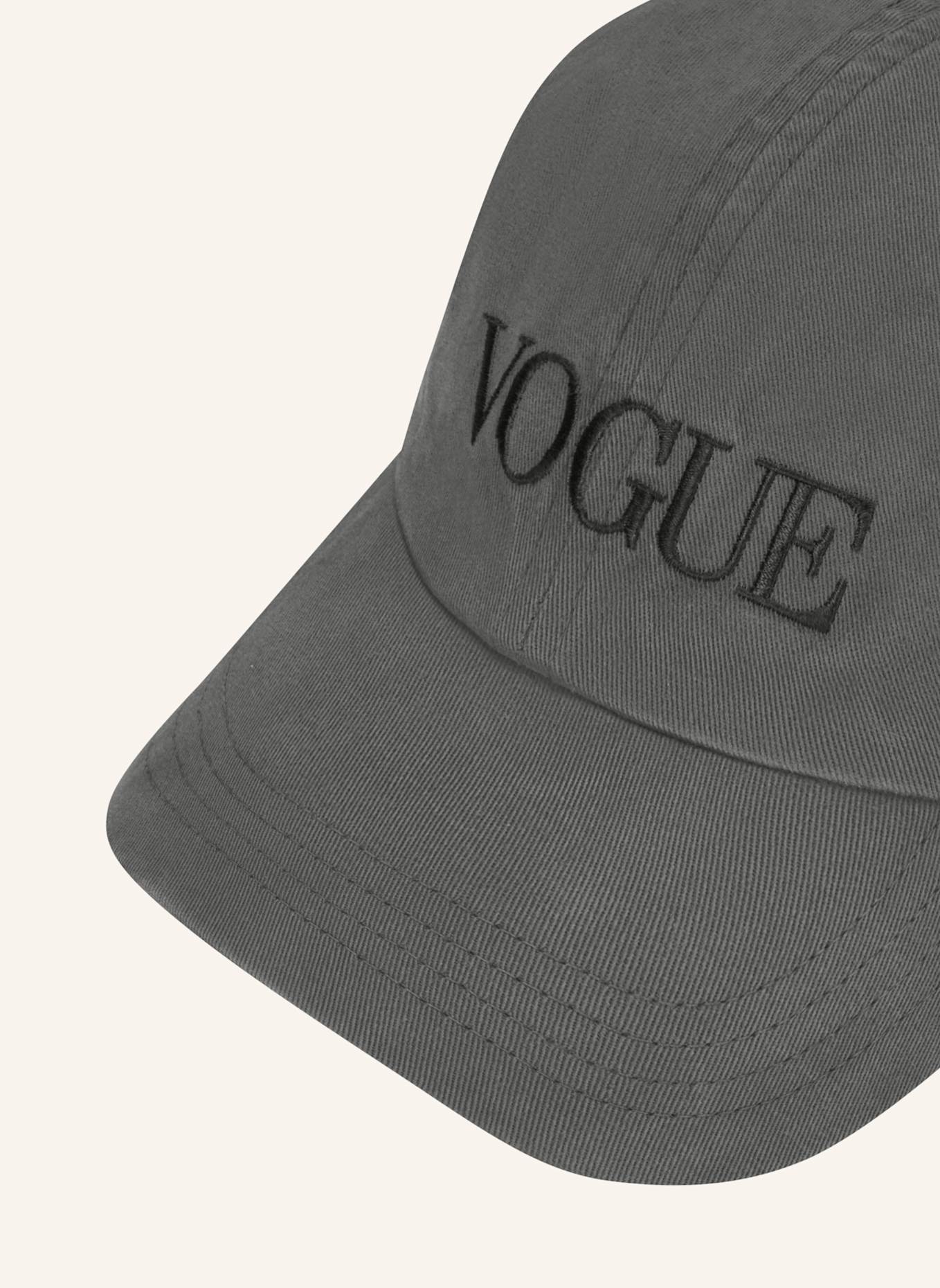 VOGUE COLLECTION Cap: GRAU