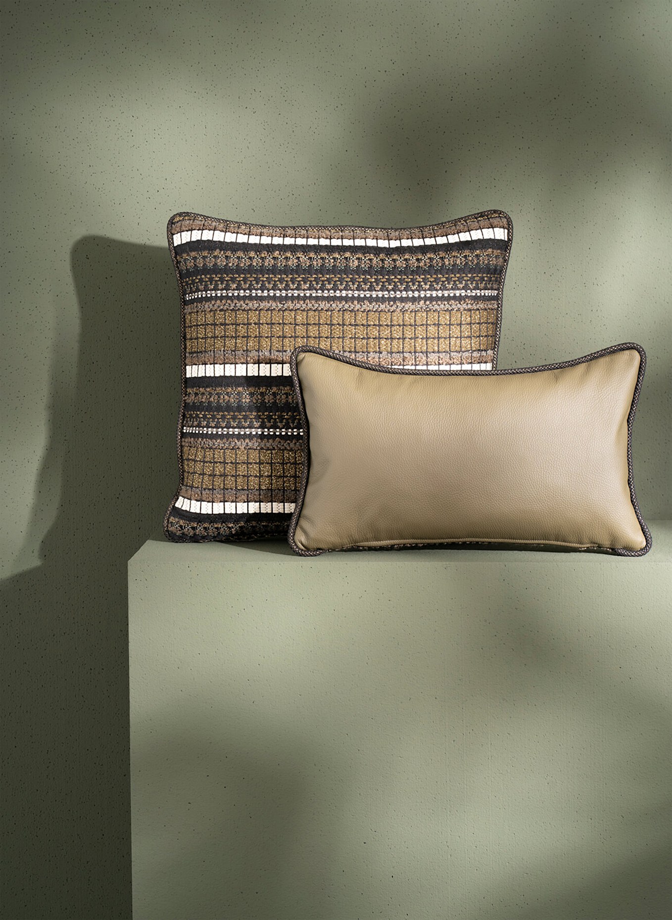 another mondaen Dekokissen MARCKS OLIVE NIGHT: SCHWARZ/ DUNKELGRÜN/ GOLD/ OLIV/ CREME