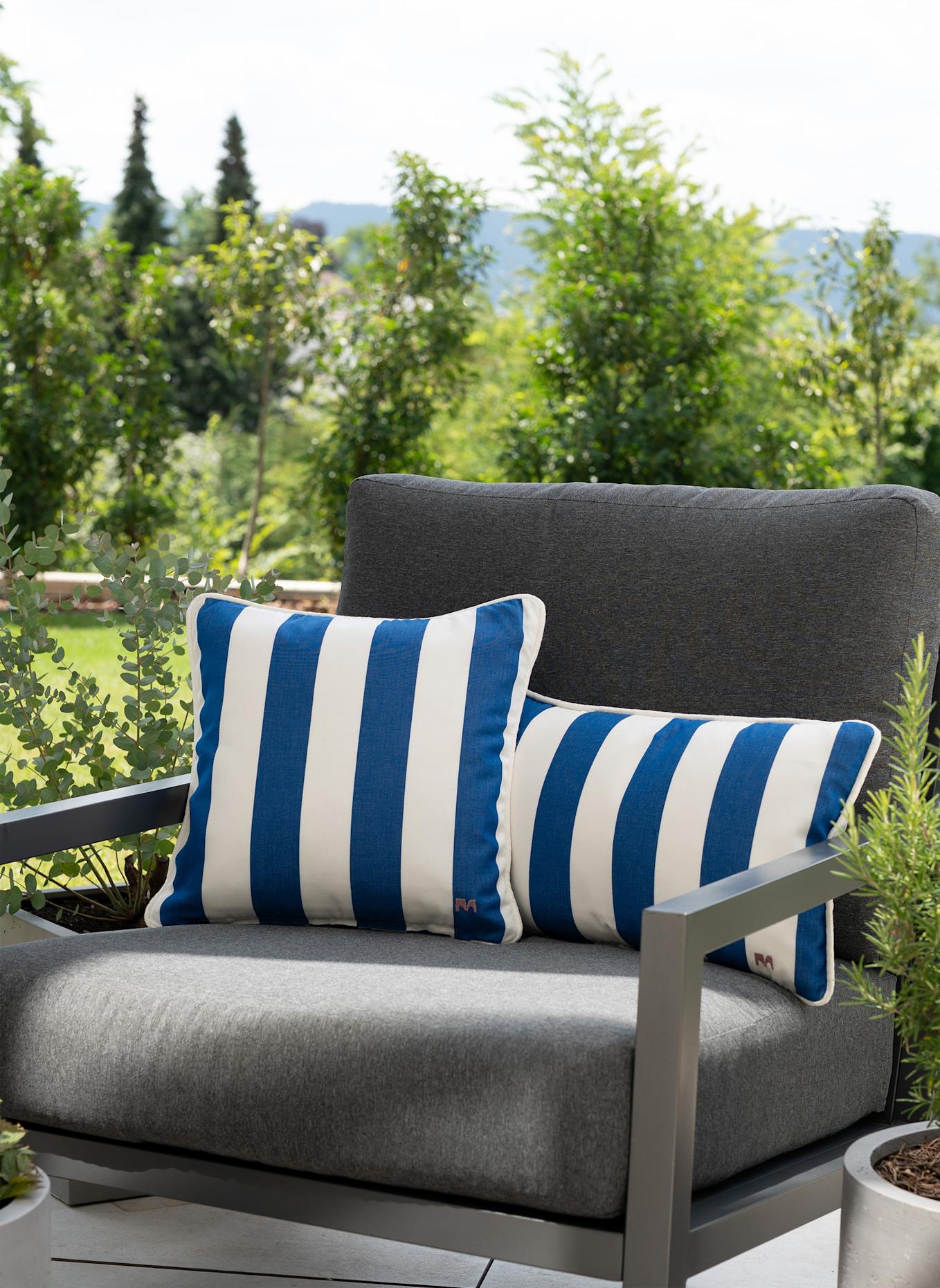 another mondaen Dekokissen WILLE OUTDOOR CLASSIC STREIFENKISSEN: BLAU