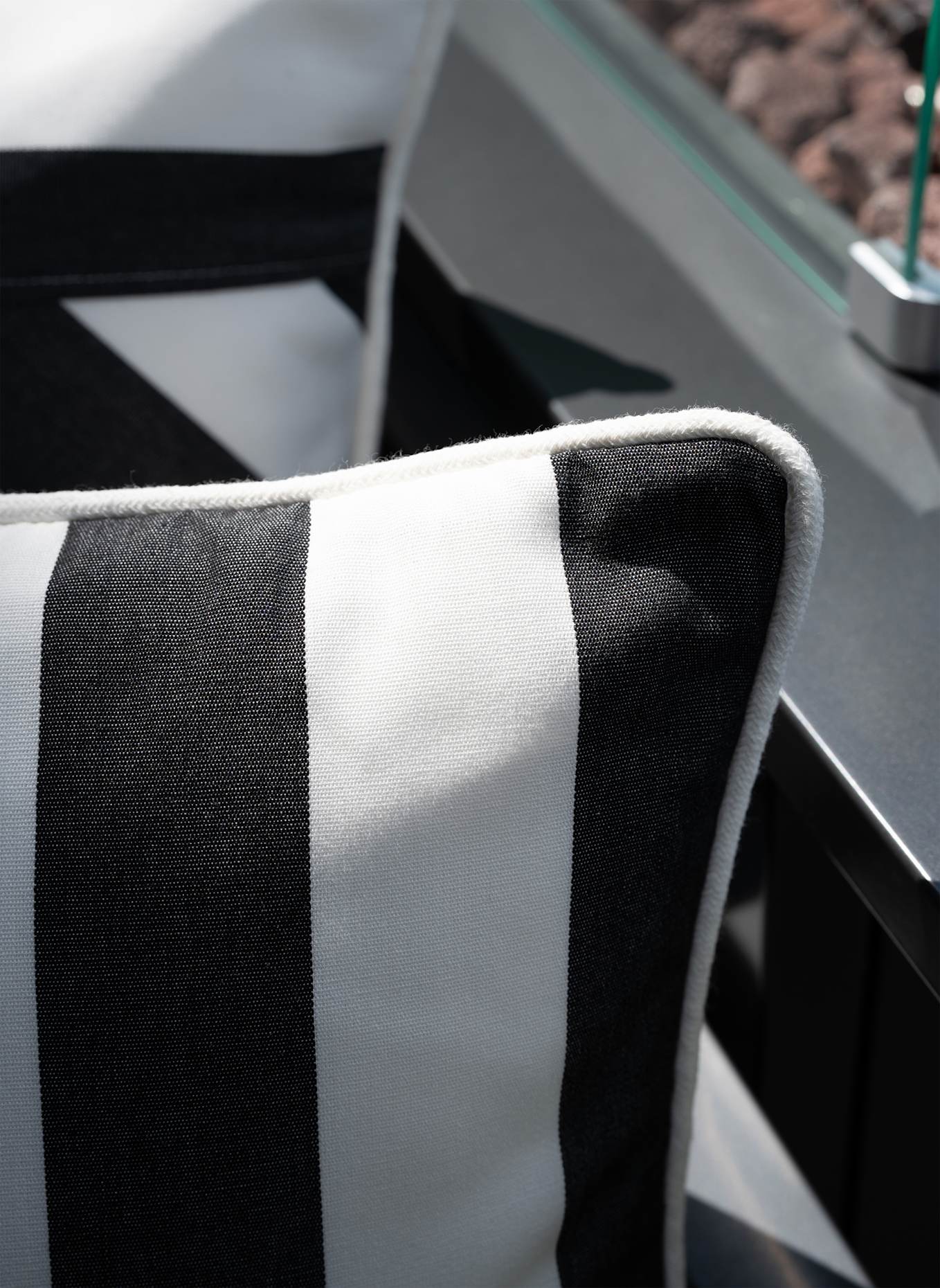 another mondaen Dekokissen WILLE OUTDOOR CLASSIC STREIFENKISSEN: DUNKELGRAU