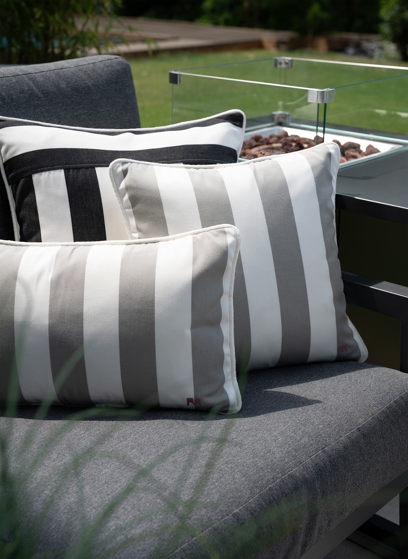 another mondaen Dekokissen ERICH OUTDOOR CLASSIC STREIFENKISSEN: GRAU