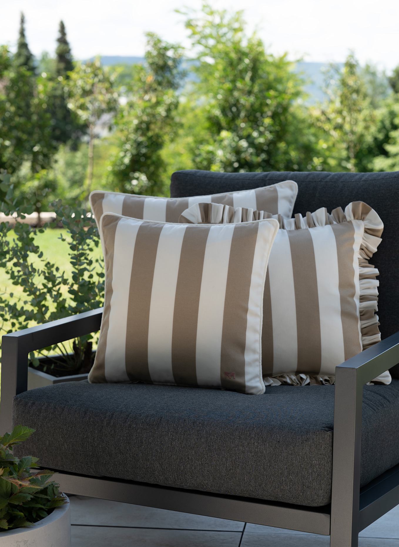 another mondaen Dekokissen WILLE OUTDOOR CLASSIC STREIFENKISSEN: TAUPE