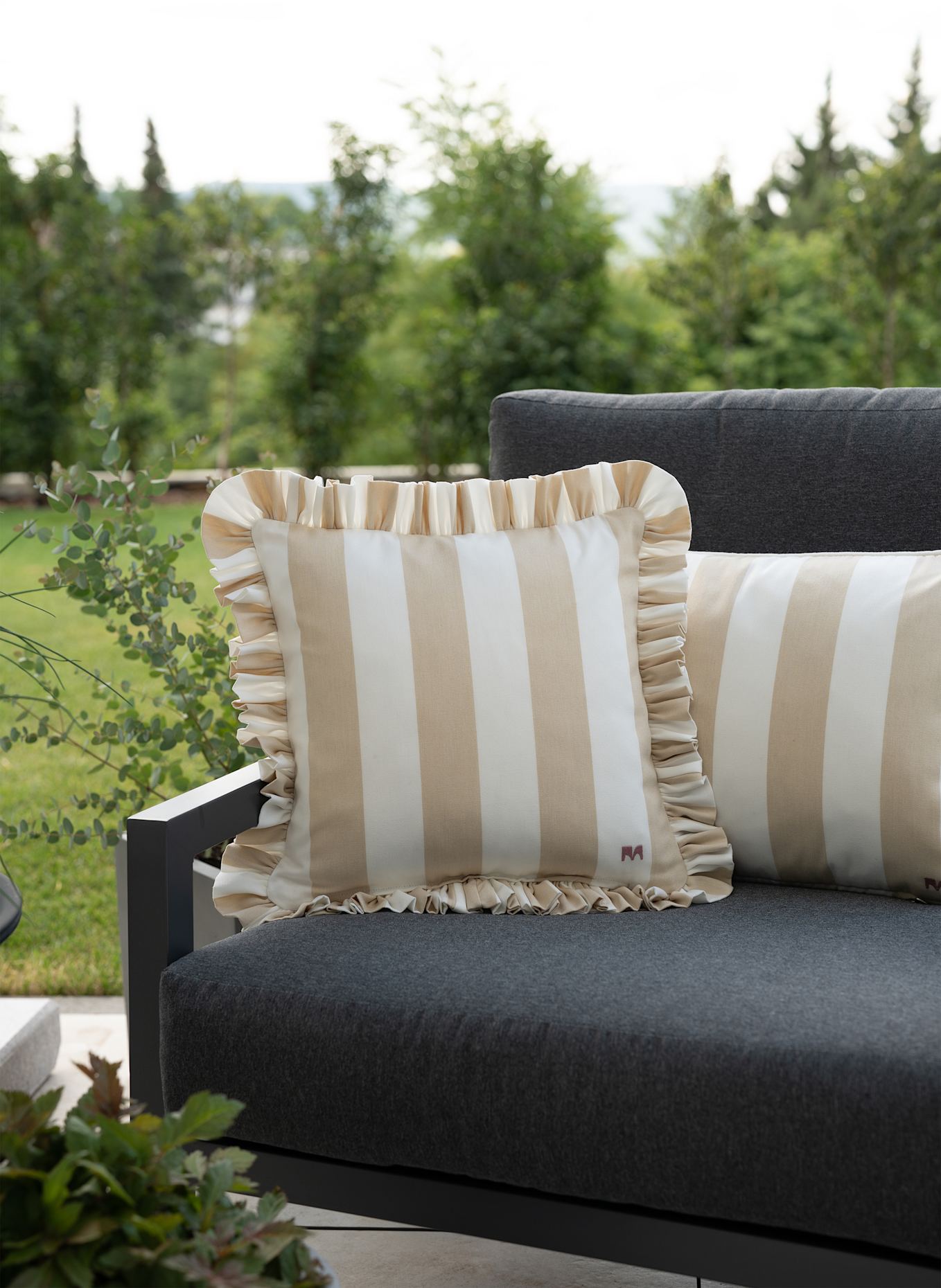 another mondaen Dekokissen WILLE OUTDOOR RÜSCHEN STREIFENKISSEN: BEIGE