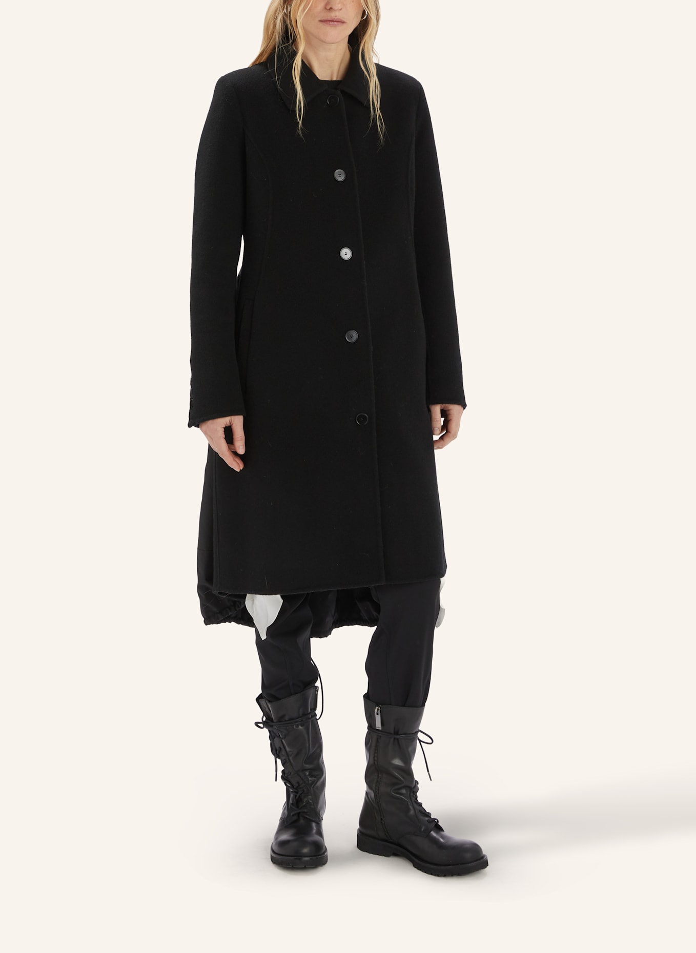 HIGH Mantel ENGAGE im Materialmix: SCHWARZ