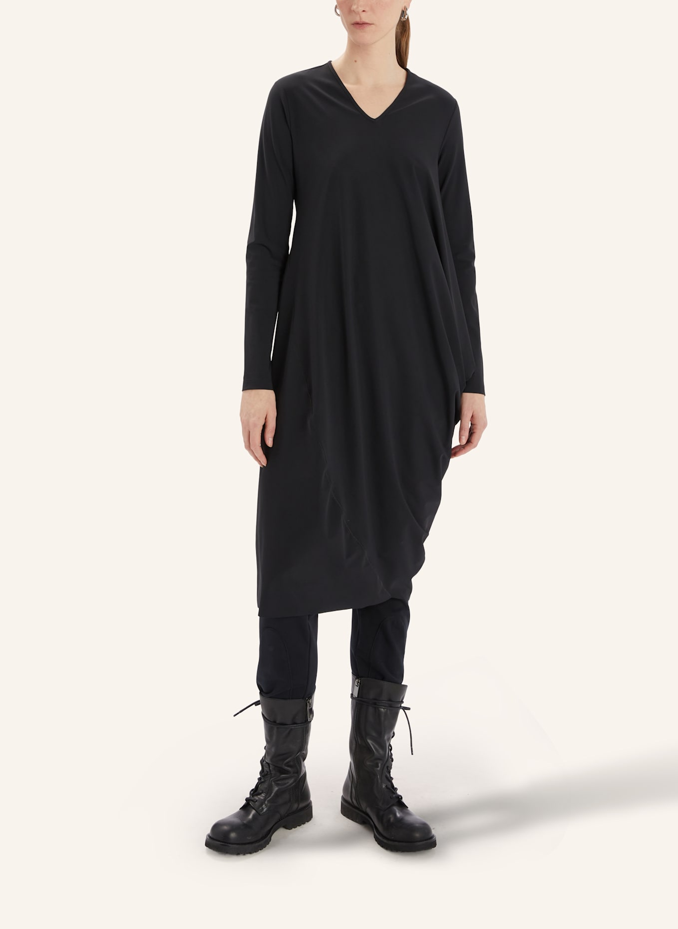 HIGH Jerseykleid EYELET: SCHWARZ