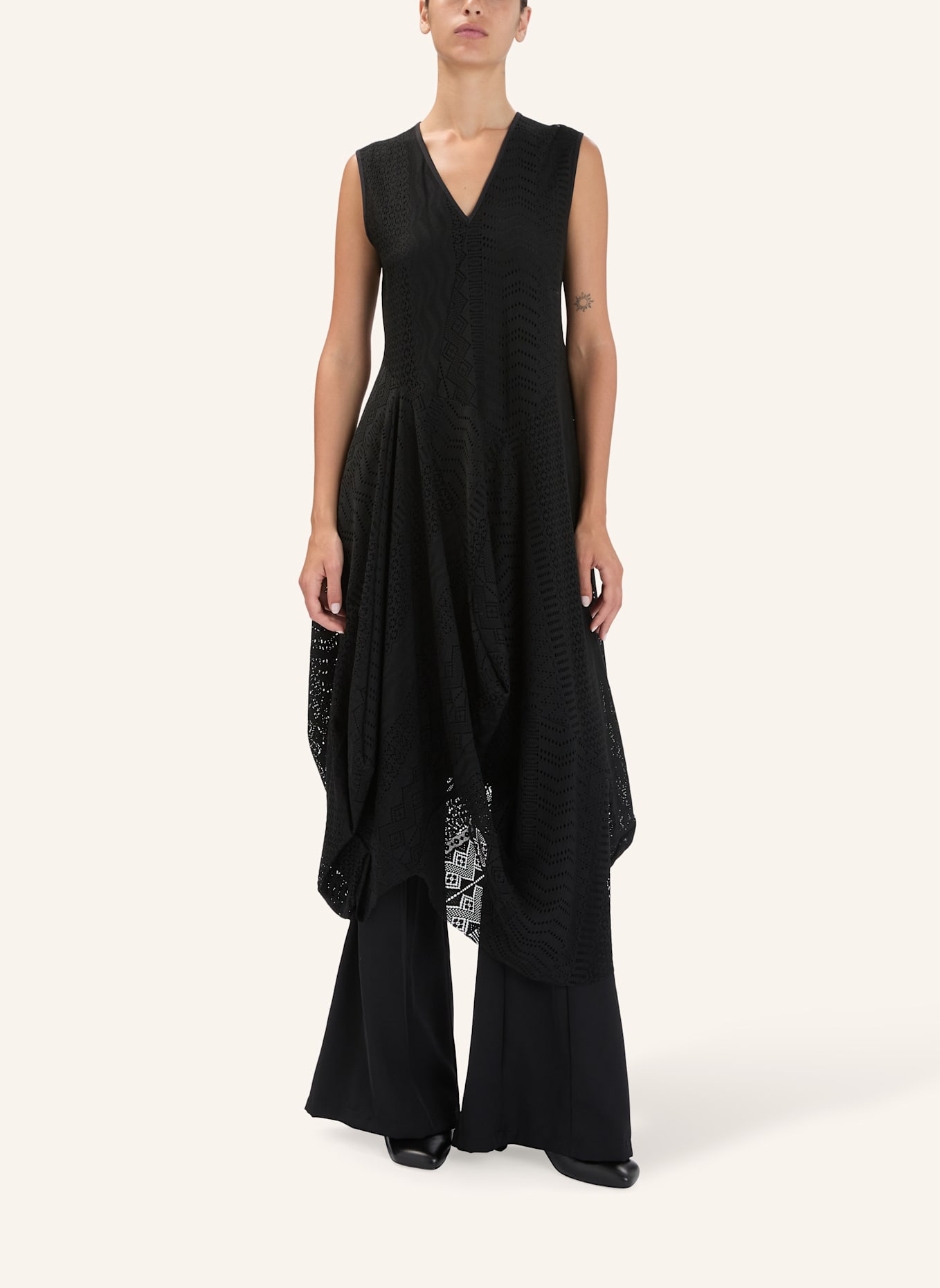 HIGH Kleid SHOT: SCHWARZ