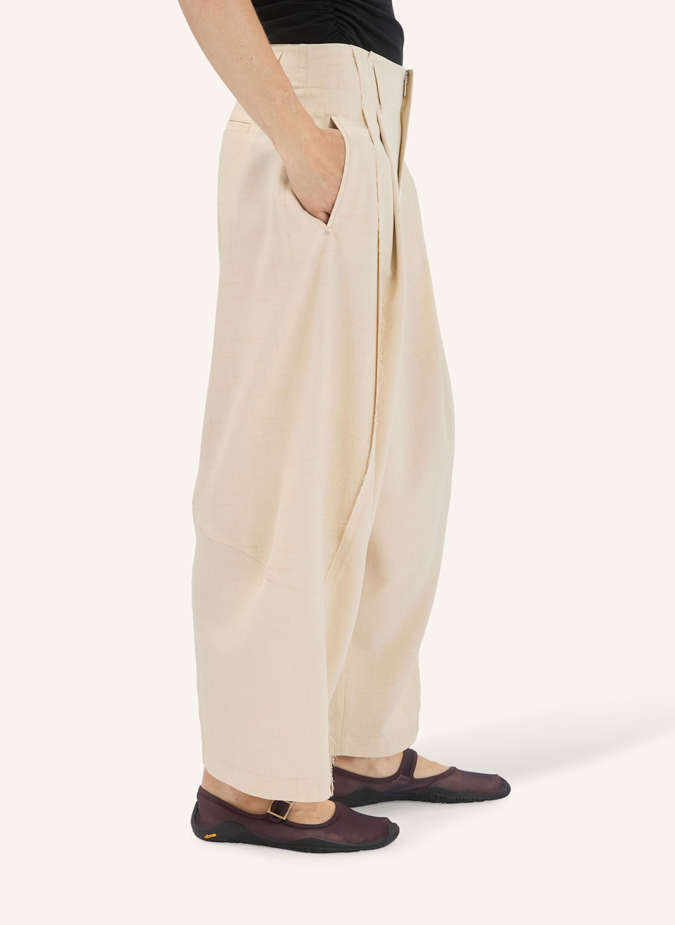 HIGH Hose LOOSE: BEIGE