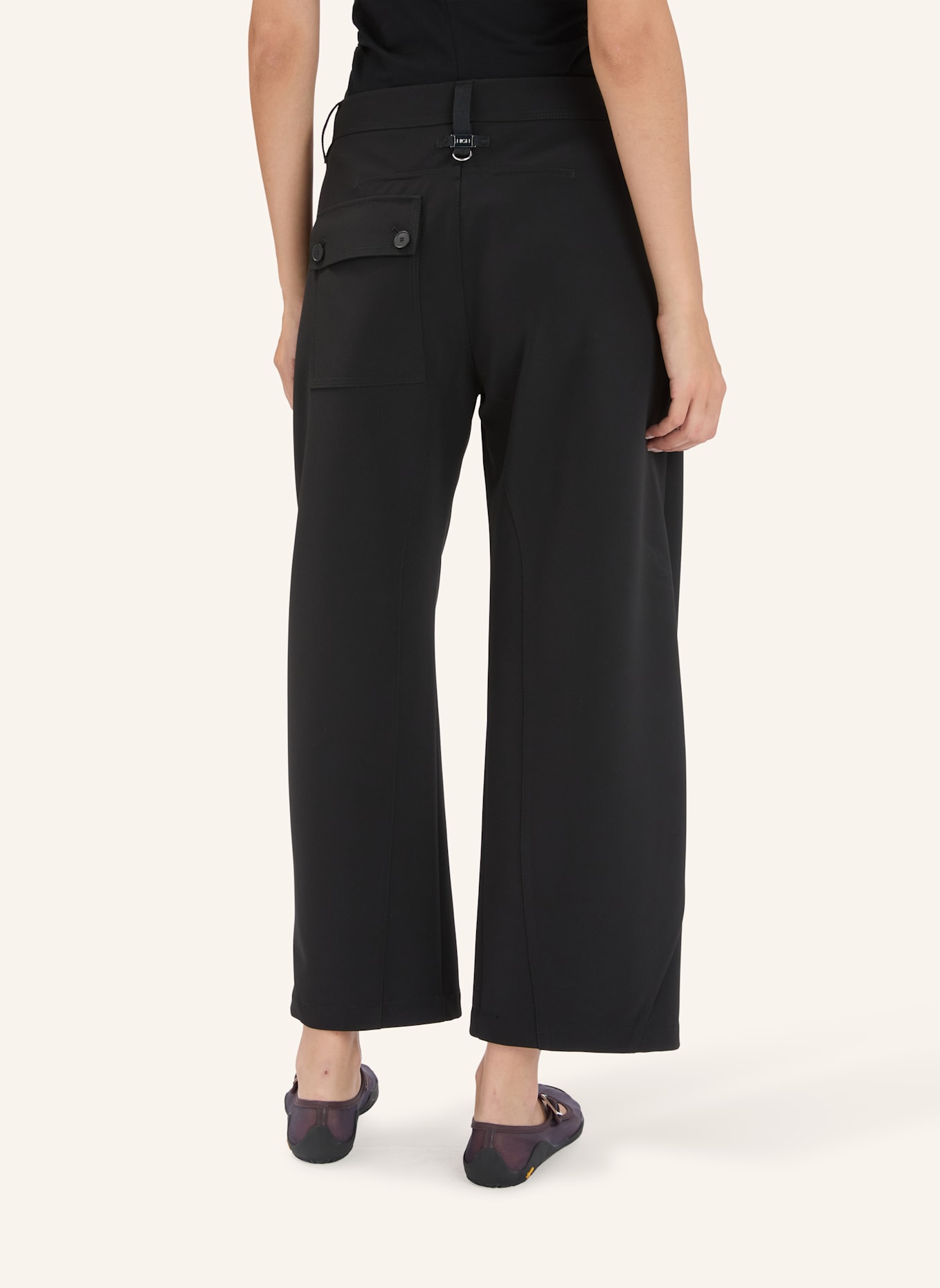 HIGH Hose WATTS: SCHWARZ