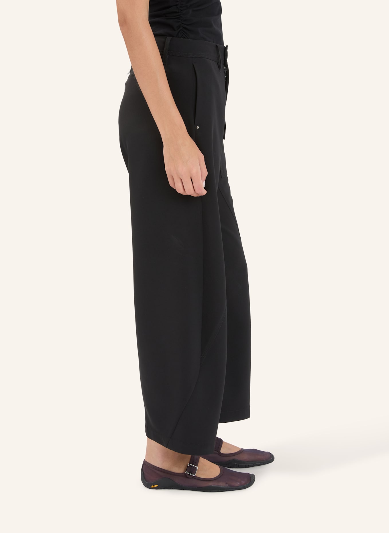 HIGH Hose WATTS: SCHWARZ