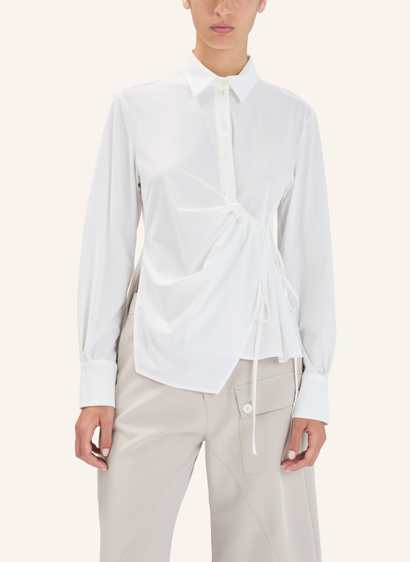 HIGH LAWN - Weiße Bluse aus Sensitive® mit Raffung: WEISSGOLD