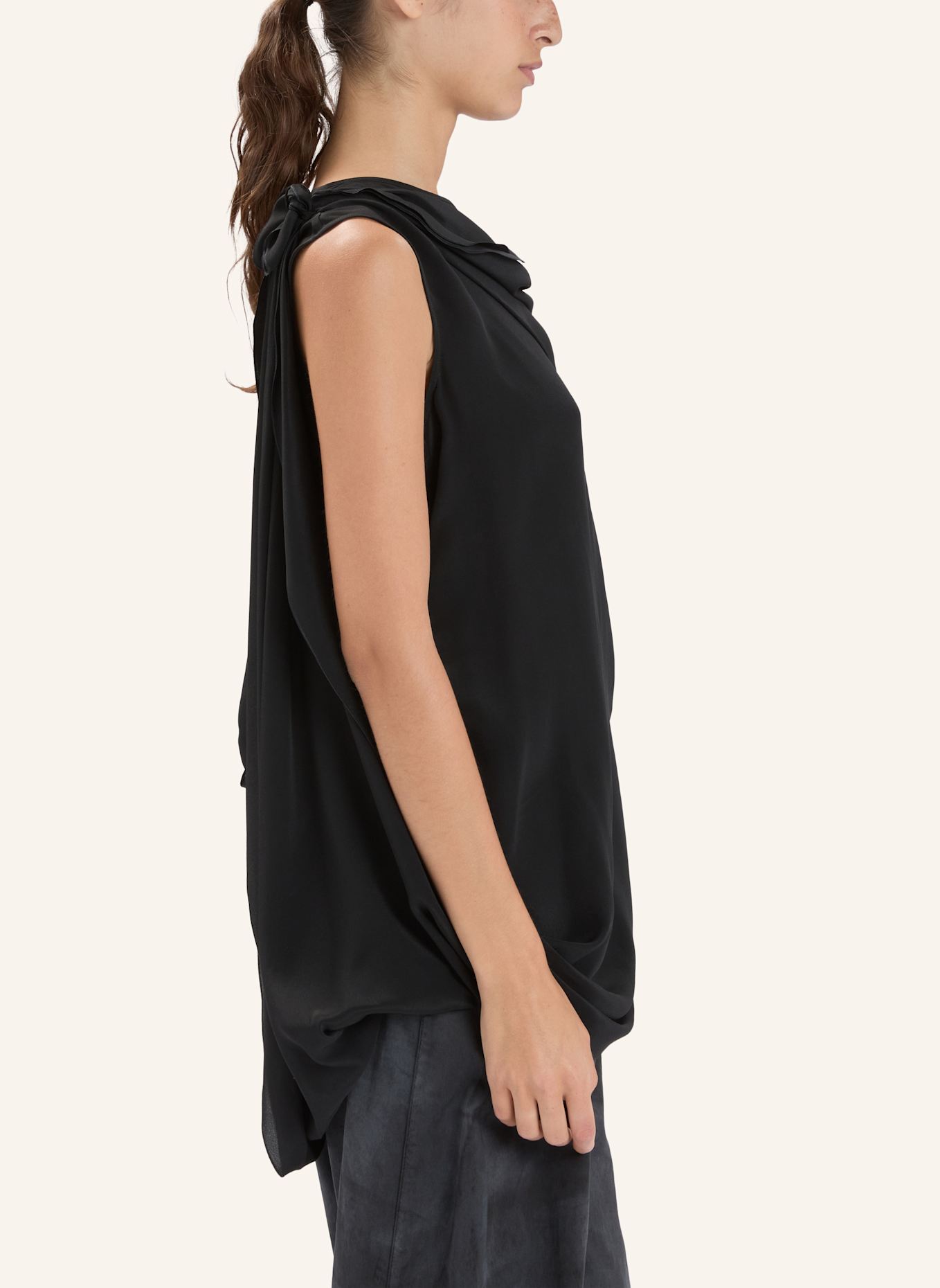 HIGH Top UP START: SCHWARZ