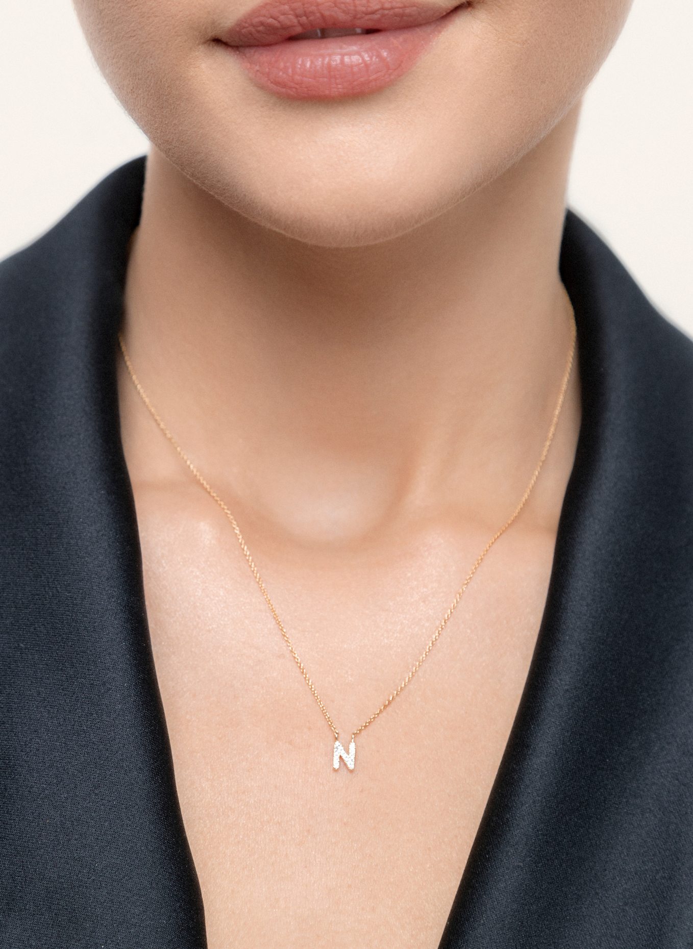 Leaf INITIALIEN Halskette „N“ aus 14 Karat Gelbgold mit Diamanten: GOLD