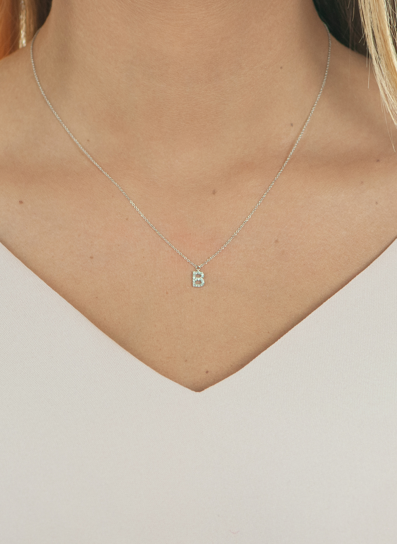 Leaf INITIALIEN Halskette „B“ aus 14 Karat Weißgold mit Diamanten: WEISSGOLD