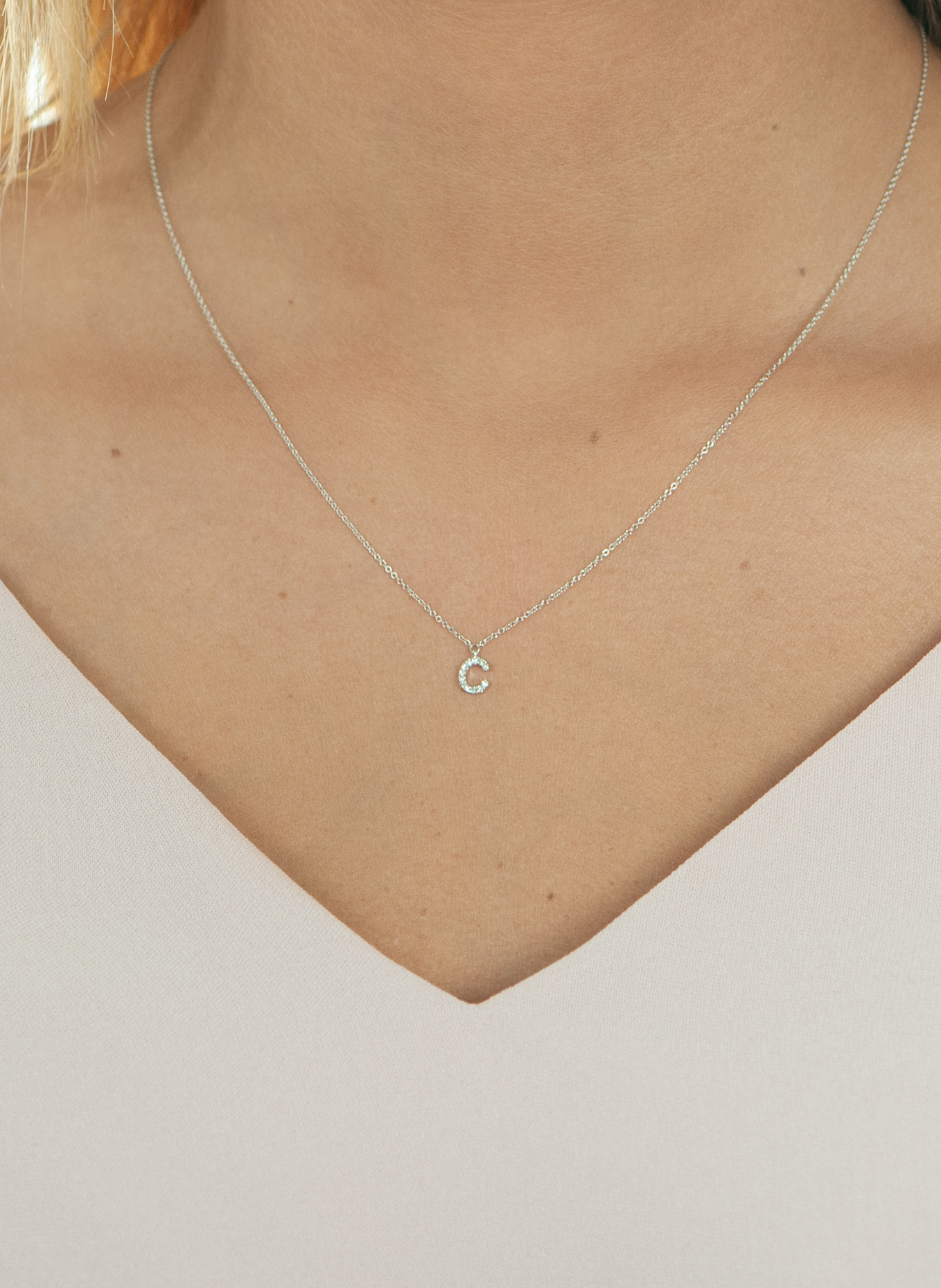 Leaf INITIALIEN Halskette „C“ aus 14 Karat Weißgold mit Diamanten: WEISSGOLD