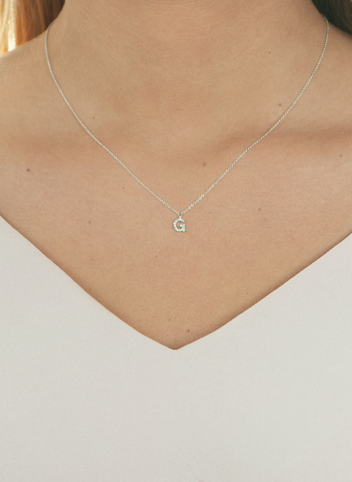 Leaf INITIALIEN Halskette „G“ aus 14 Karat Weißgold mit Diamanten: WEISSGOLD