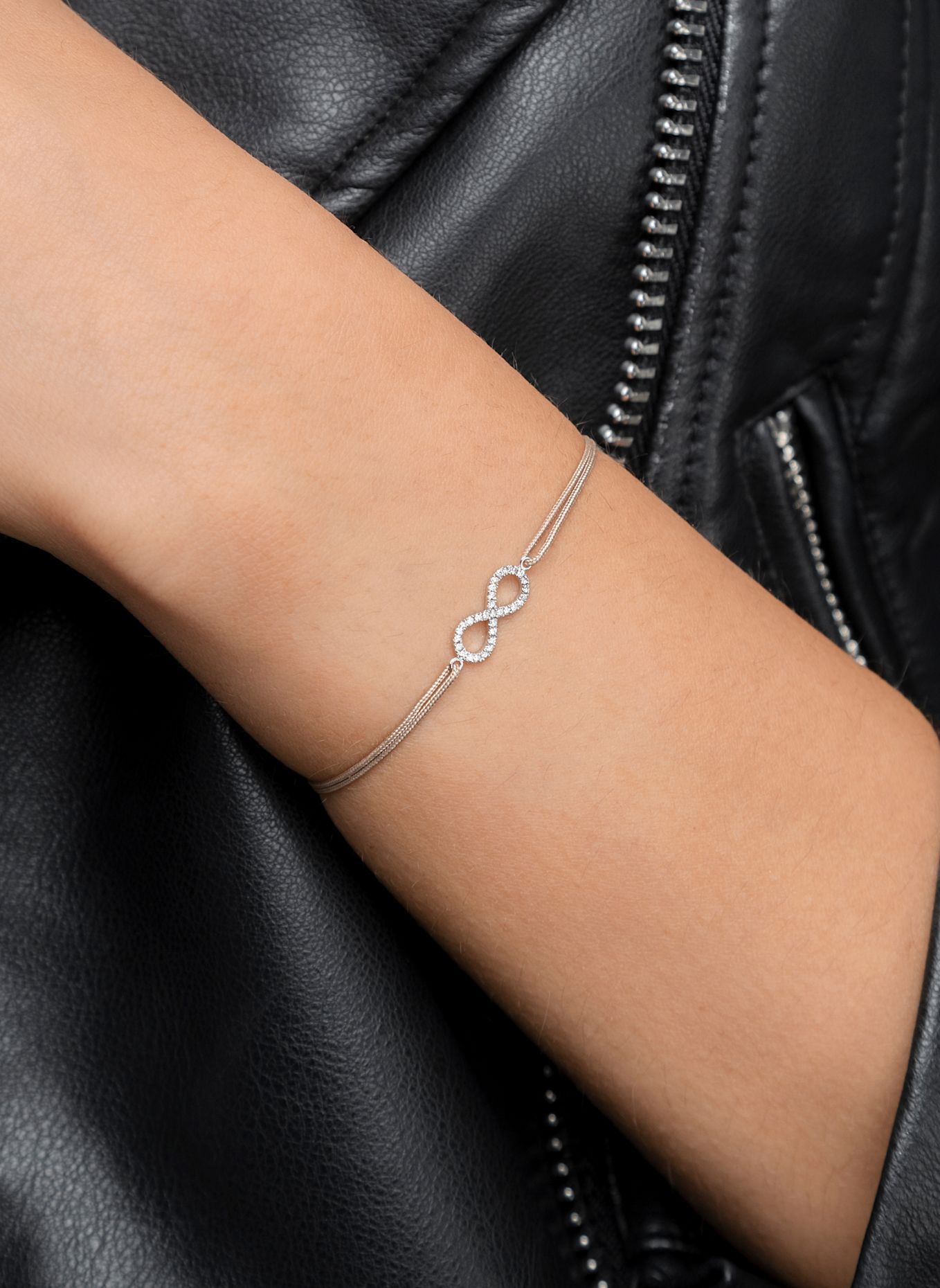 Leaf Freundschaftsarmband INFINITY aus 18 Karat Weißgold mit Diamanten: GRAU